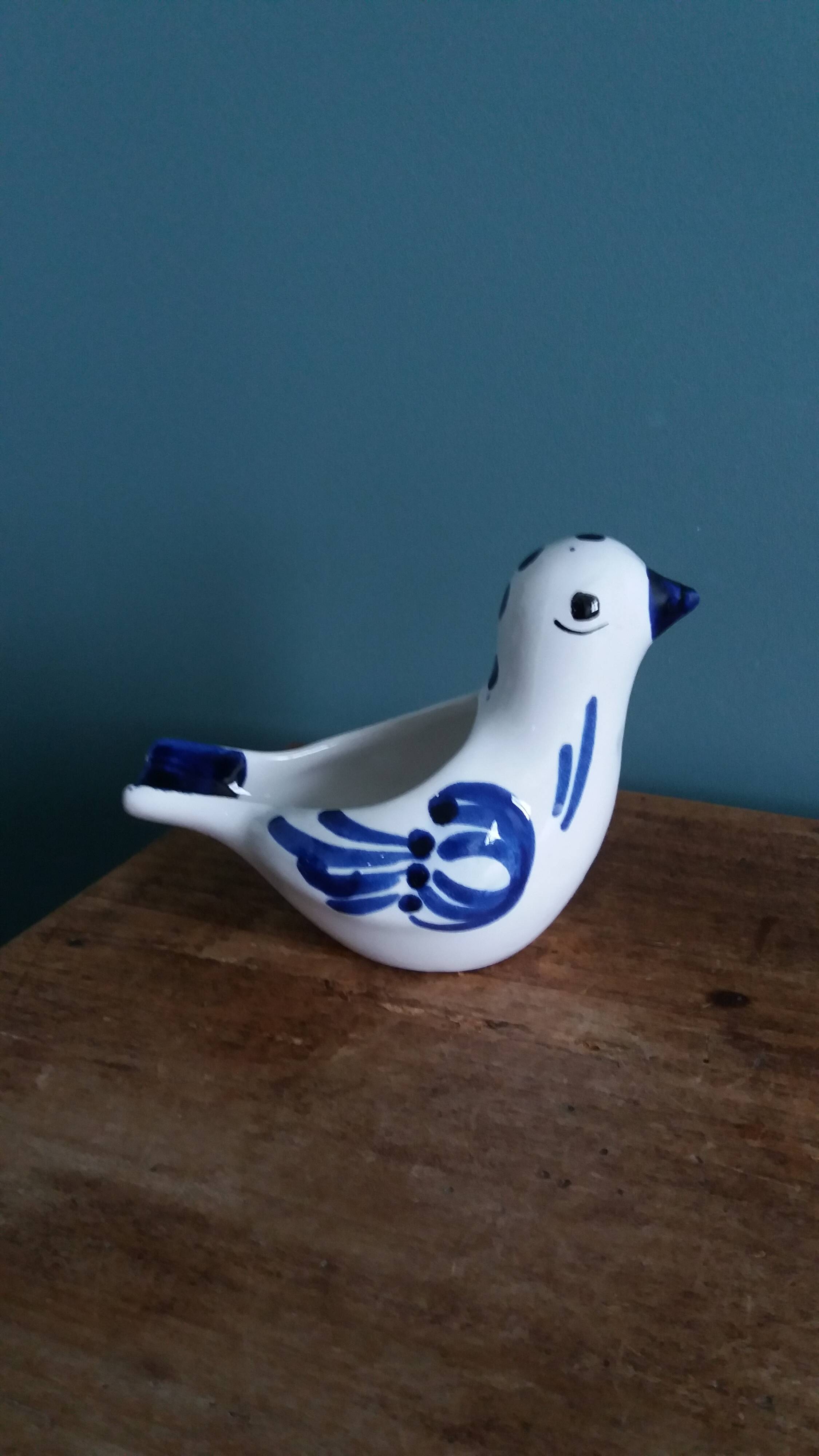 Zoomorphic bird ashtray, hand-decorated ceramic GL, Italy.