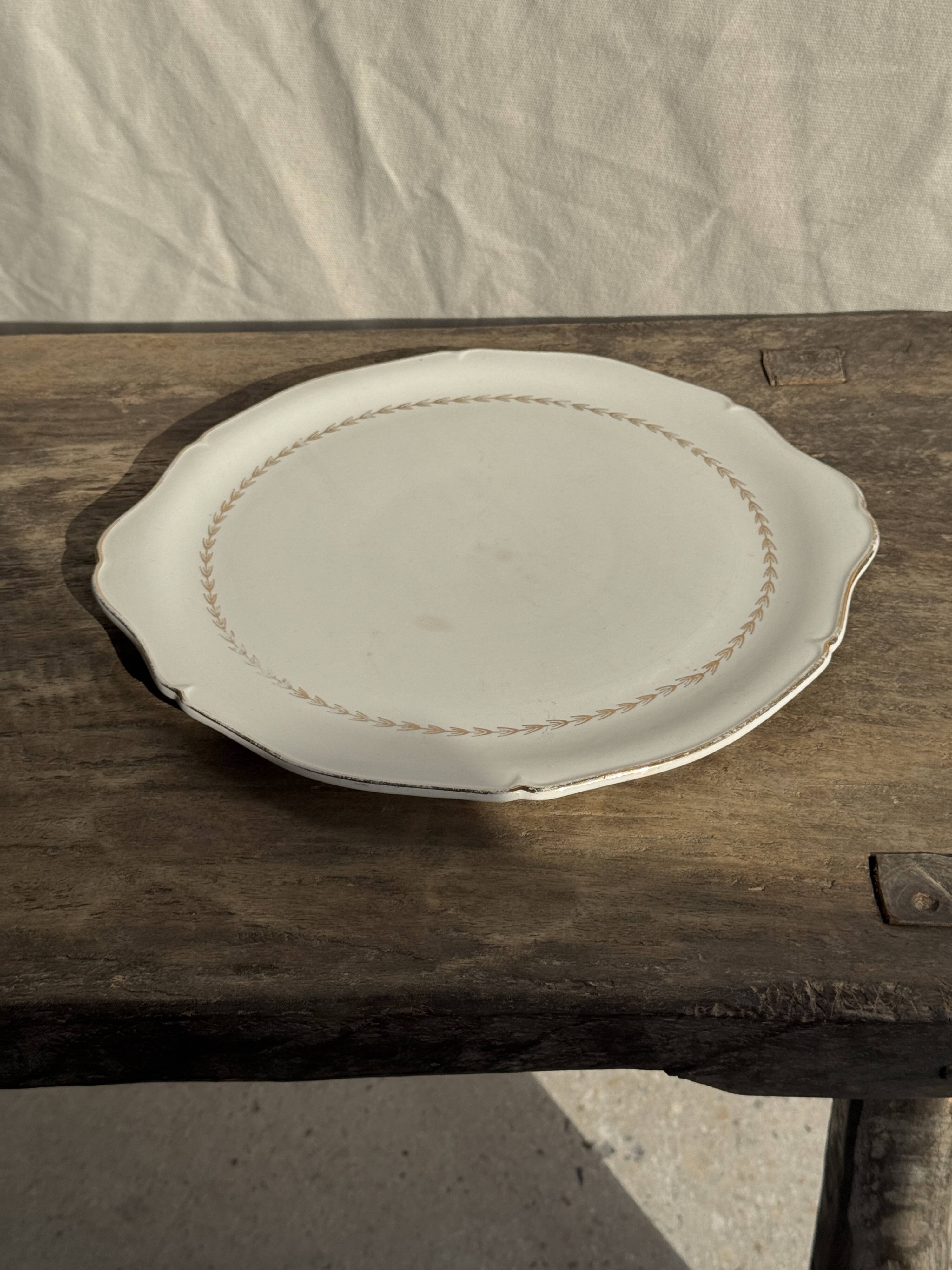 Large earthenware tart dish from Gien Quimper with a golden rim D35