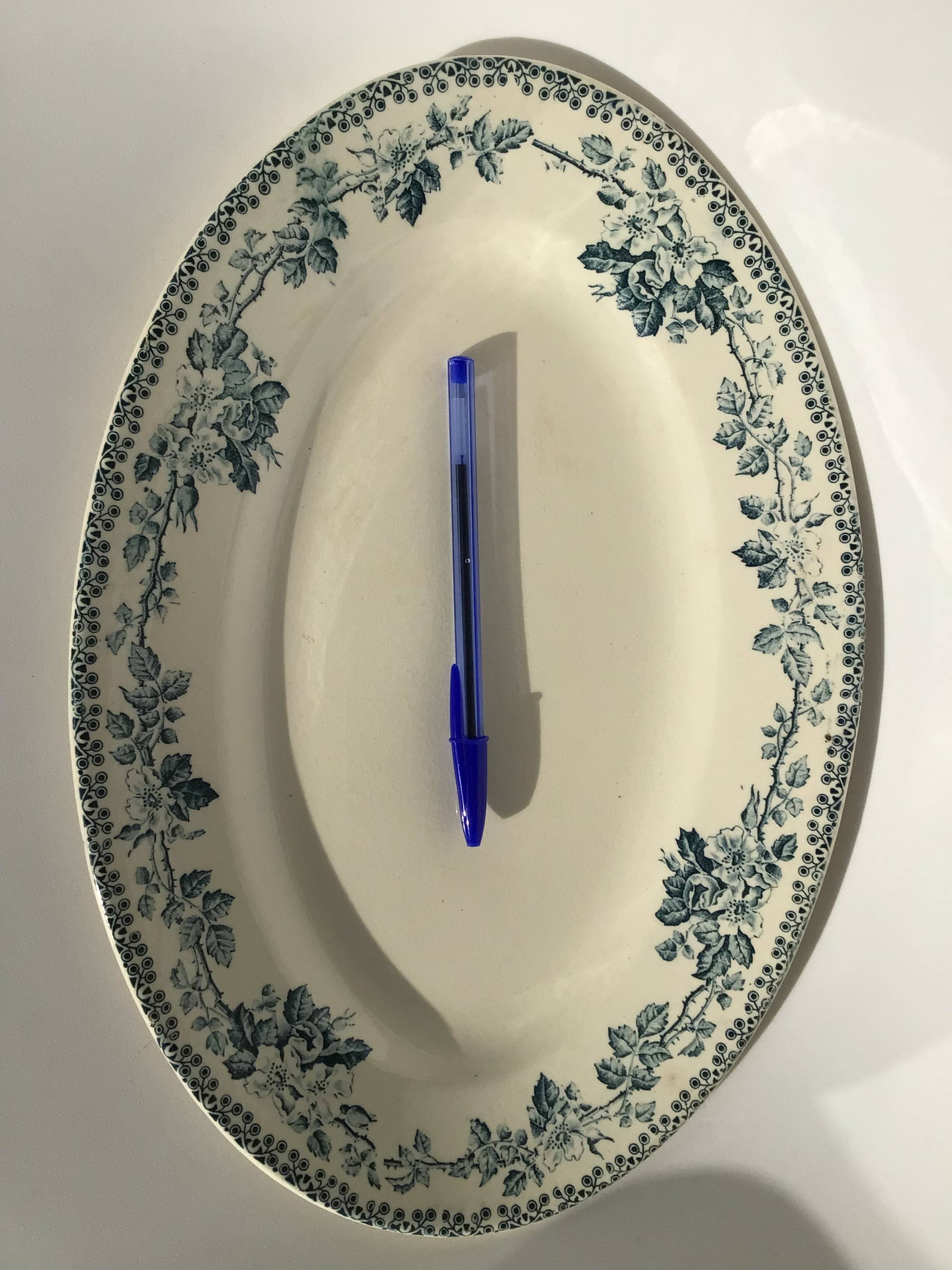 Terre de Fer Guadeloupe Debray gray blue dish