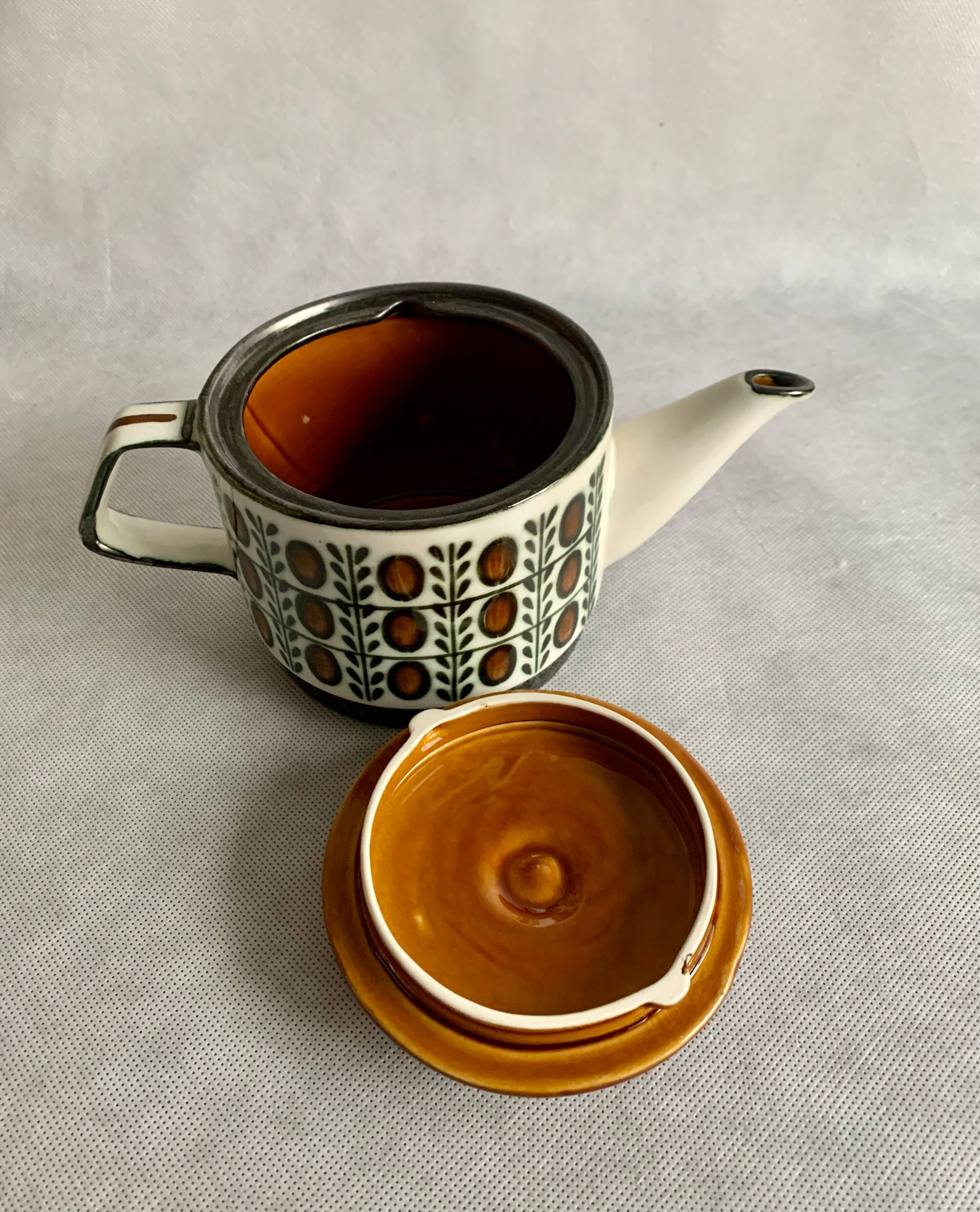 Pottery teapot Boch Rambouillet noix, 1960s