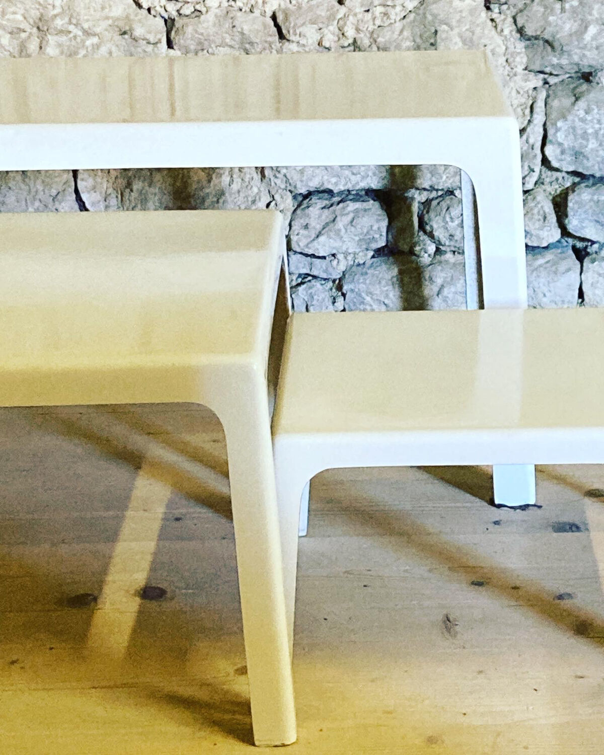 Kohtska nesting tables