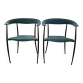 Paire de chaises vintage en suedine et piètement métallique de chez Arper