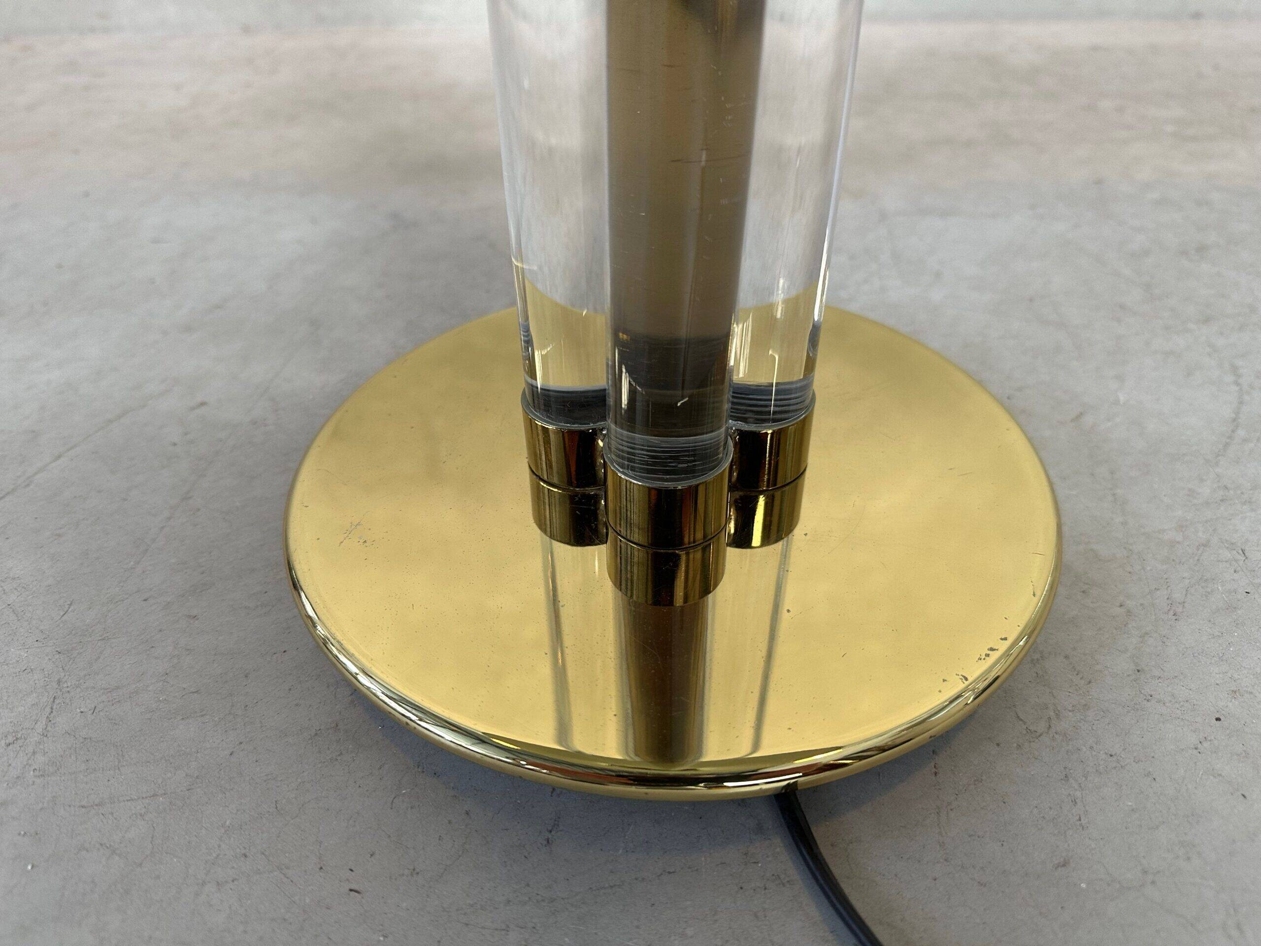 Vintage Hollywood Regency table lamp – brass and perspex