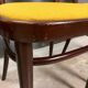 Thonet 215 en bois courbé jaune, récemment retapissé