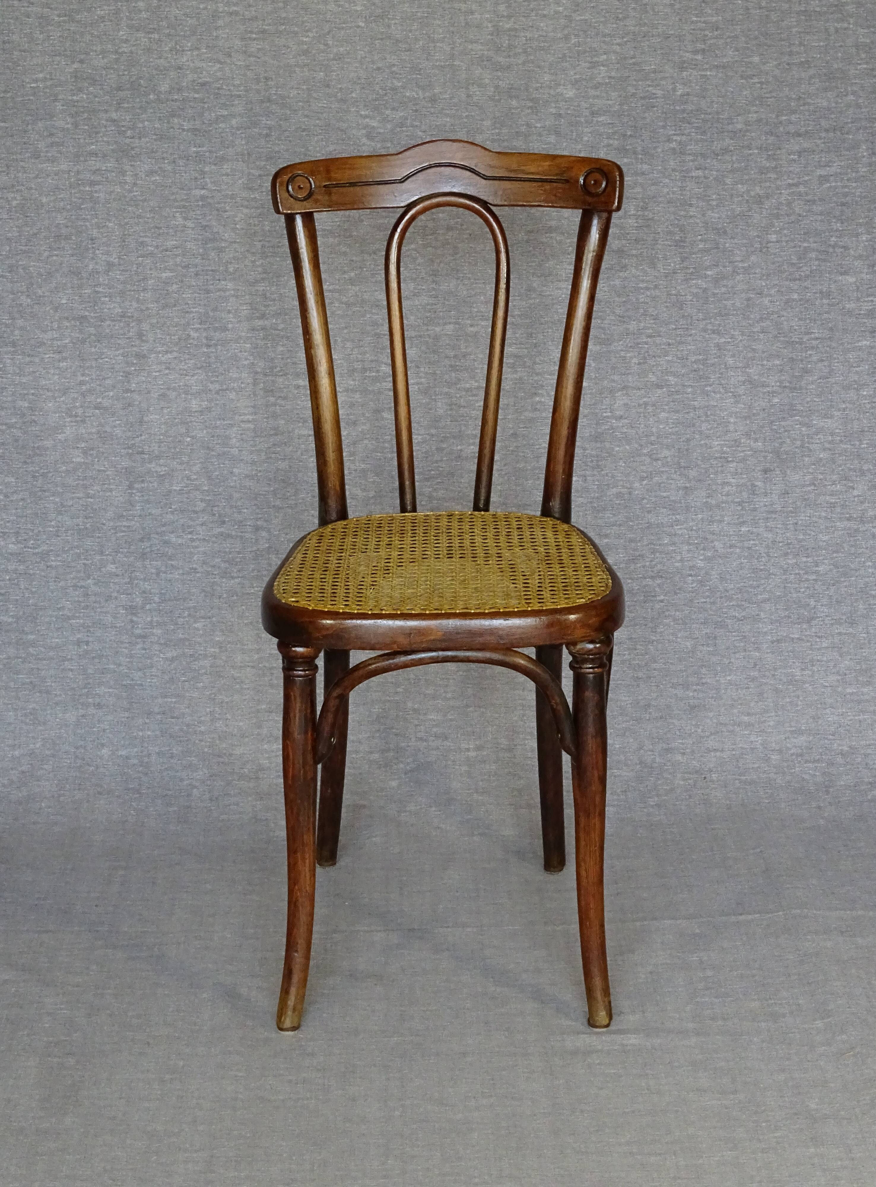 Thonet Chair No. 130 -1/2 from 1904, perfect caning