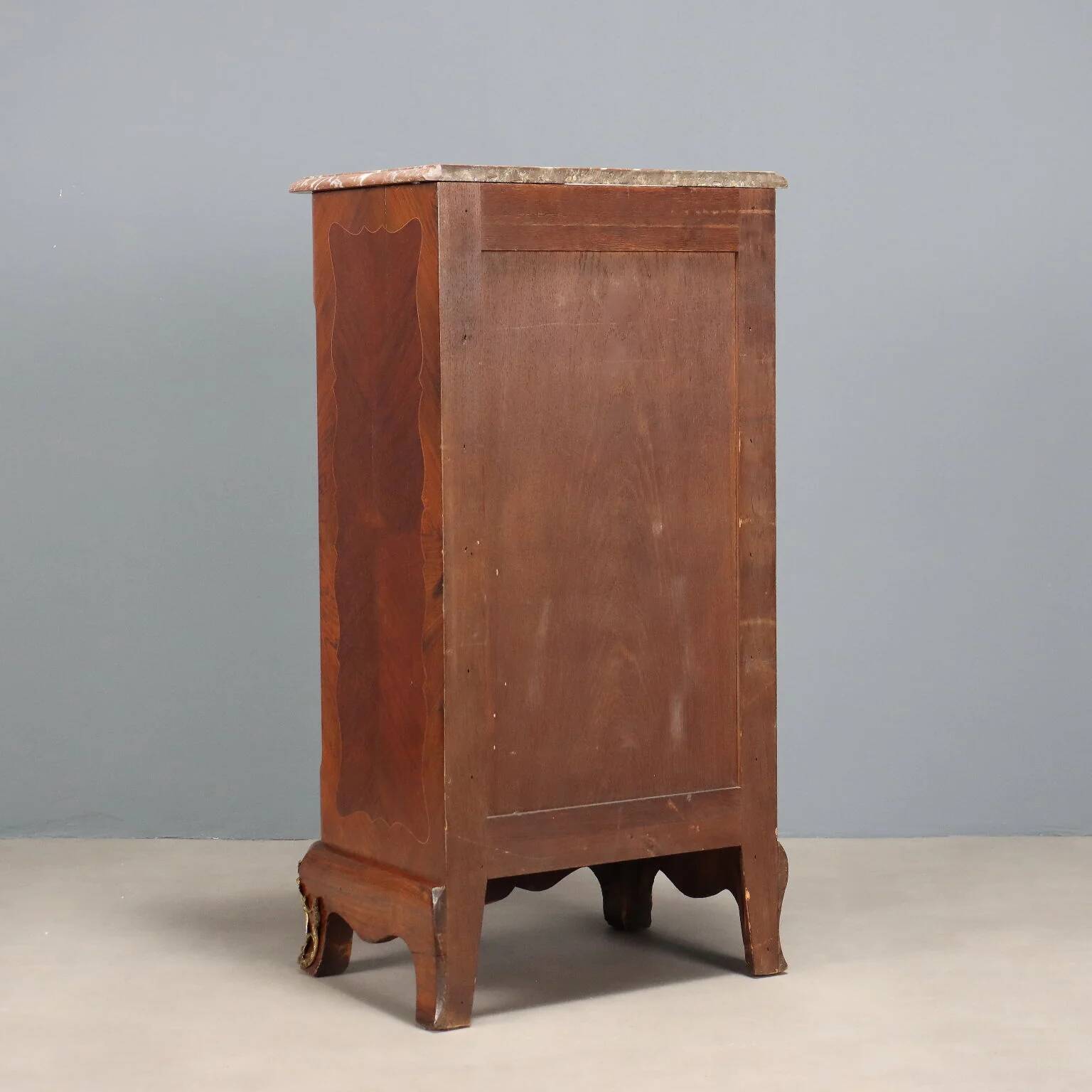 Antique Napoleon III cabinet in violet wood, 19th century.