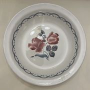 Set of two dishes