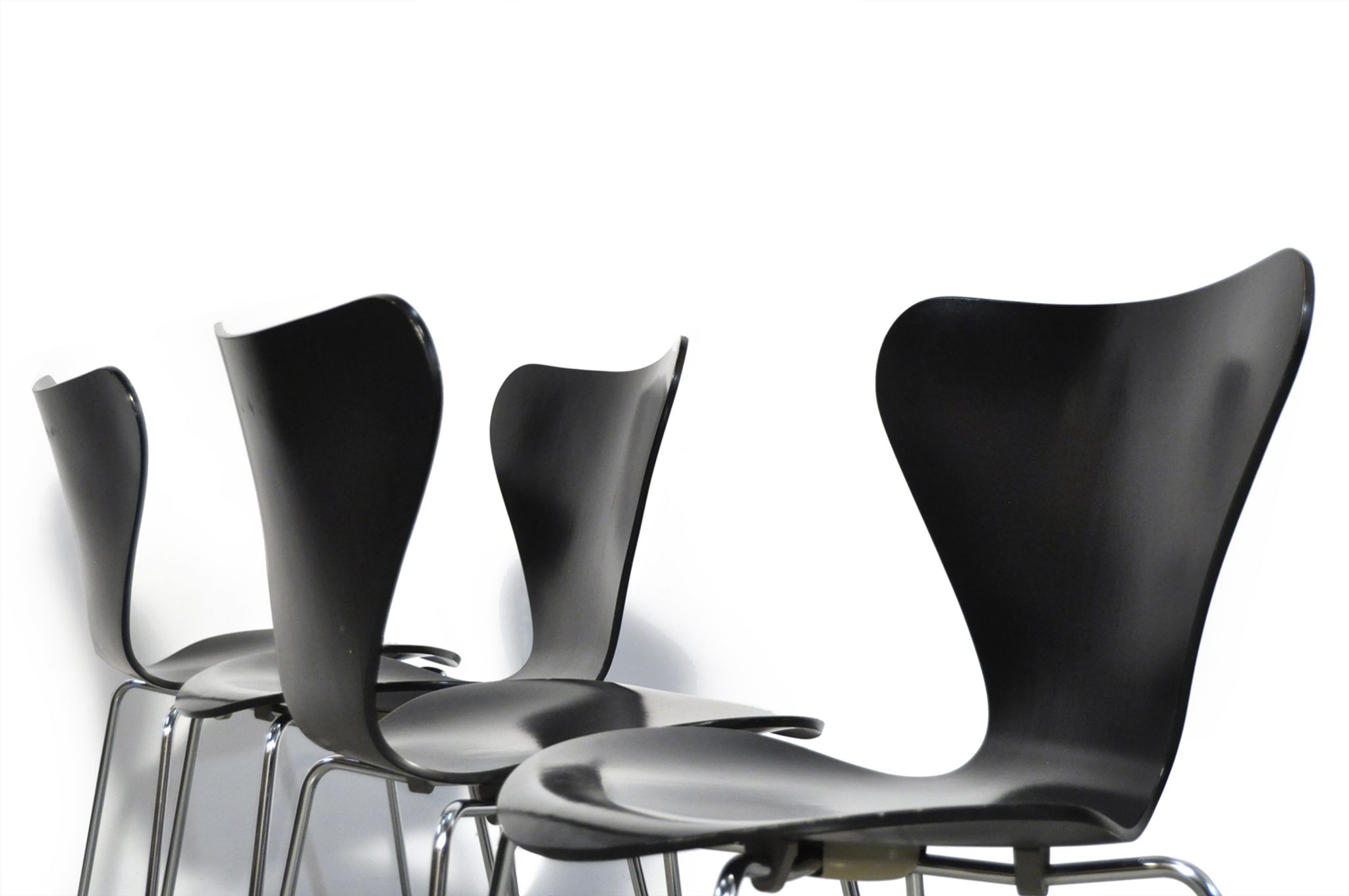 Set of 4 butterfly chairs 3107 by Arne Jacobsen for Fritz Hansen, 1976 Denmark