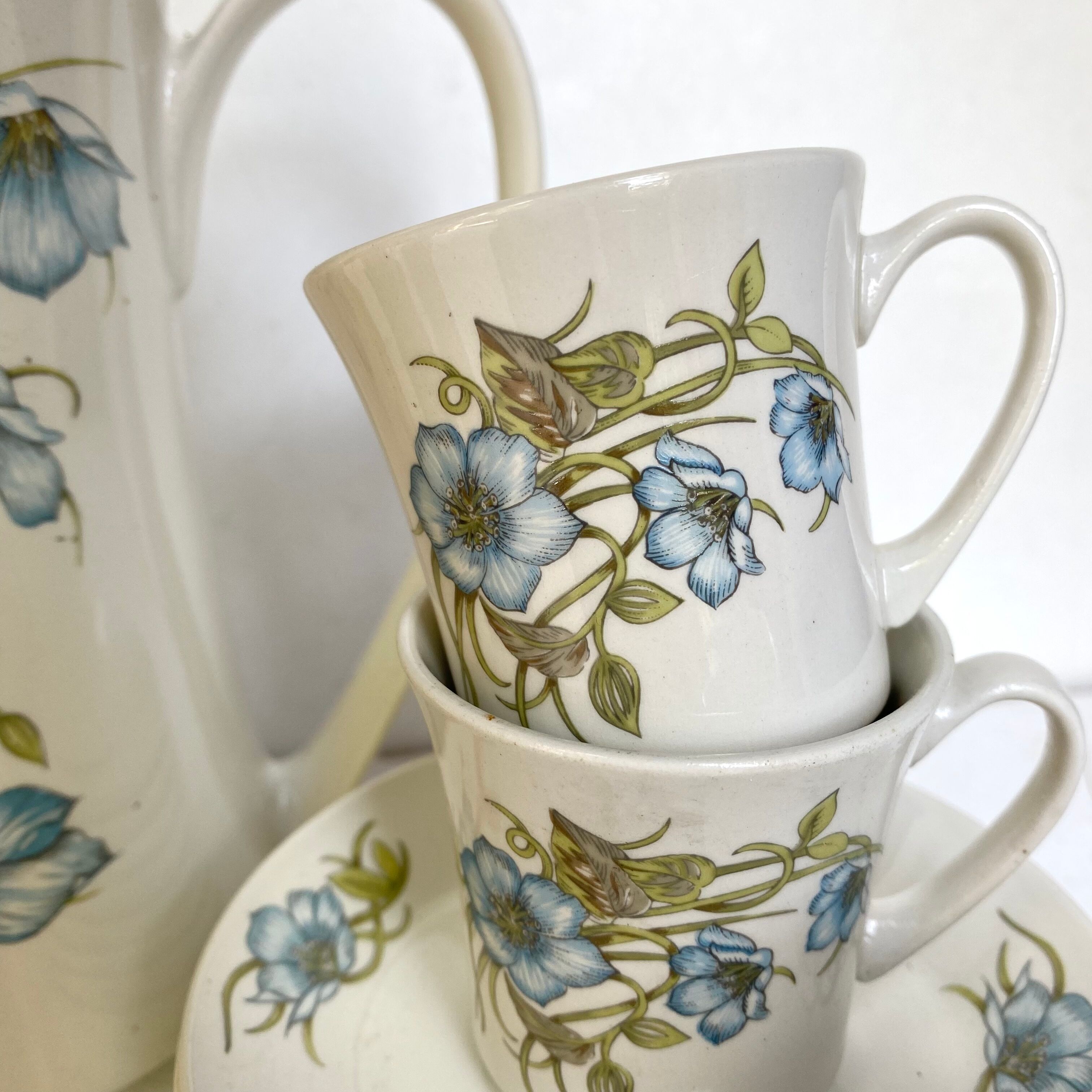 Porcelain tea or coffee service