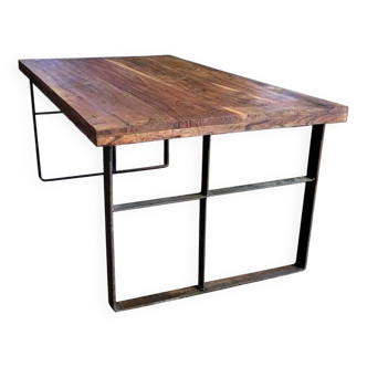 Table basse artisanale en bois exotique & acier plié - indus