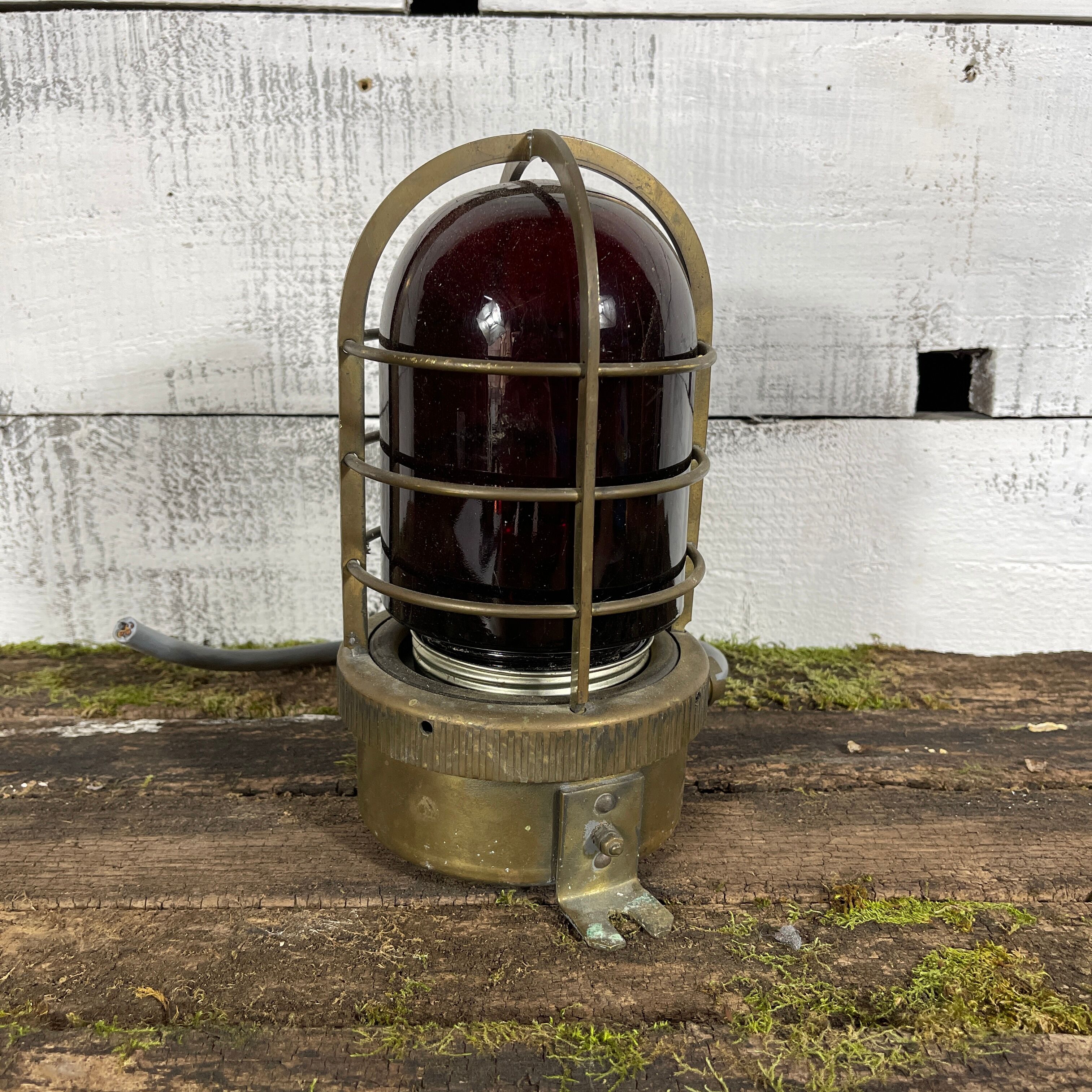 Brass cargo passageway wall lamp