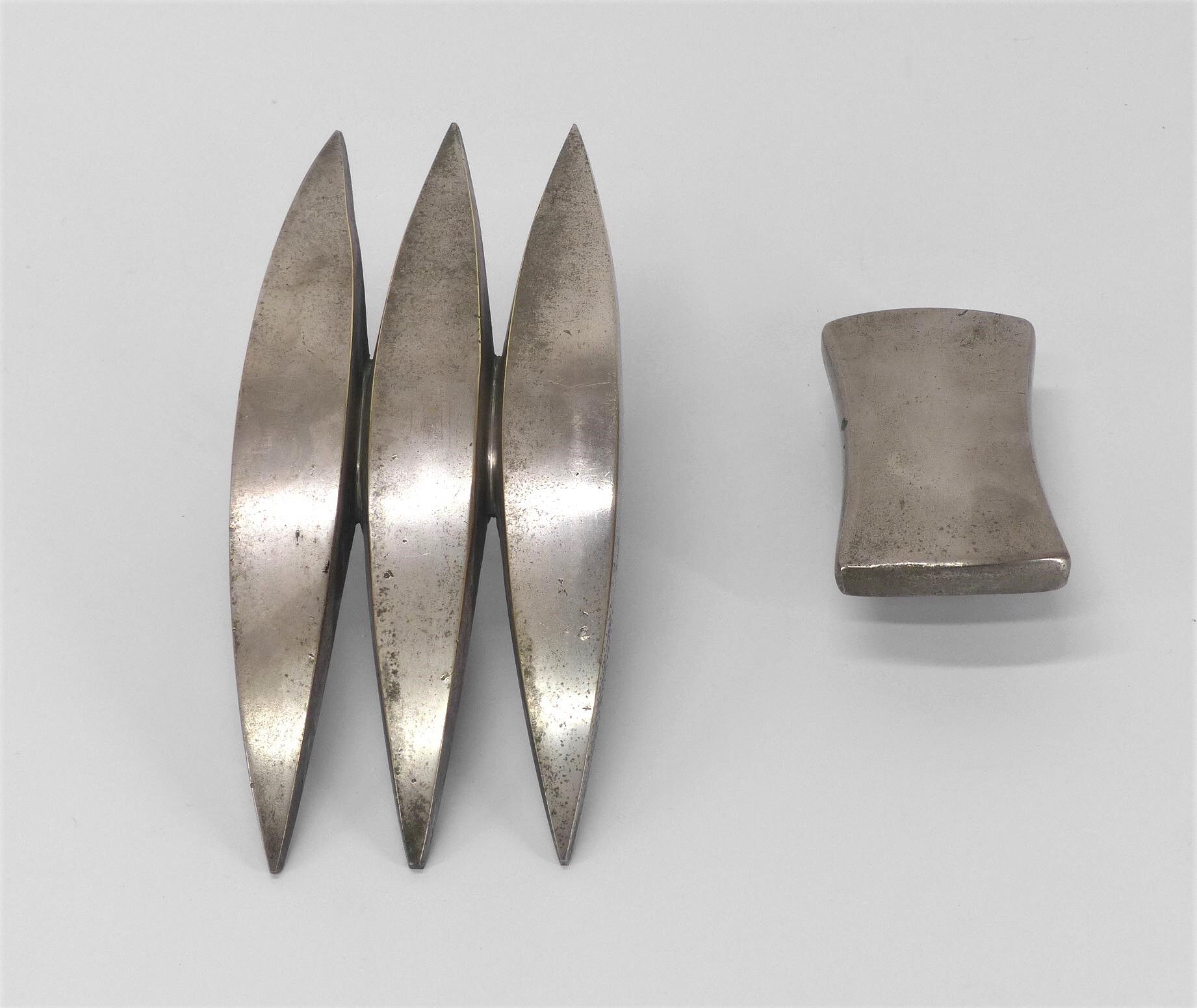 Brutalist door handle in silver bronze