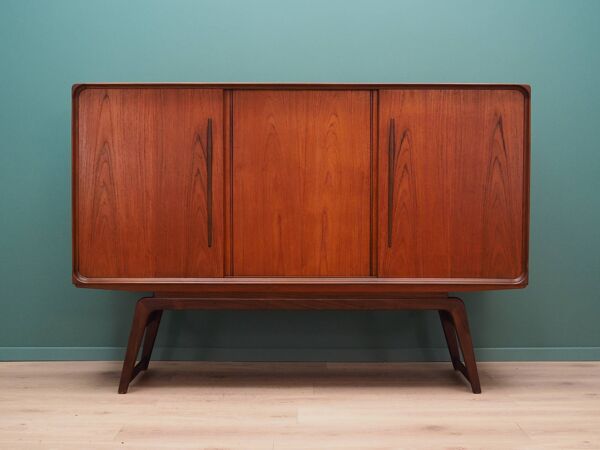 Buffet haut en teck, design danois, années 1960