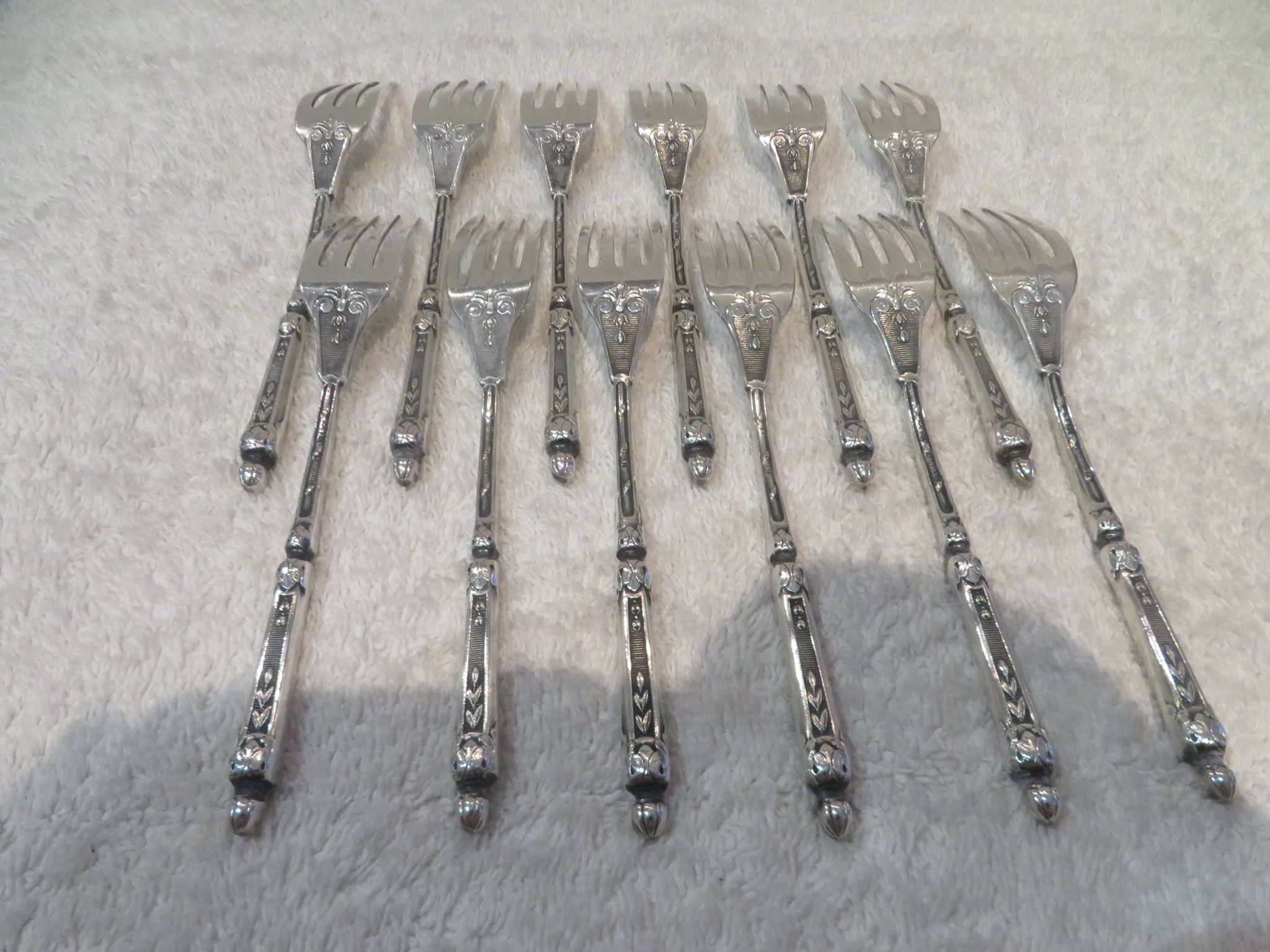 12 fourchettes à lunch métal argenté orfèvre Manulor manche à la russe