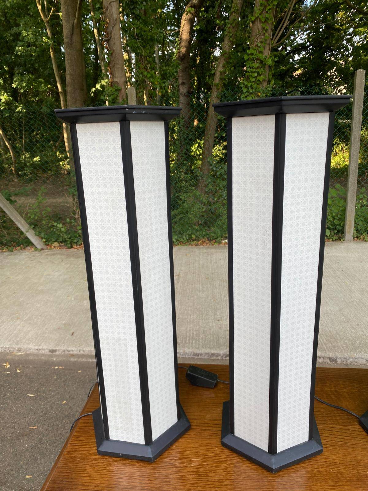 Column table lamps in the style of 90s Japanese lanterns.