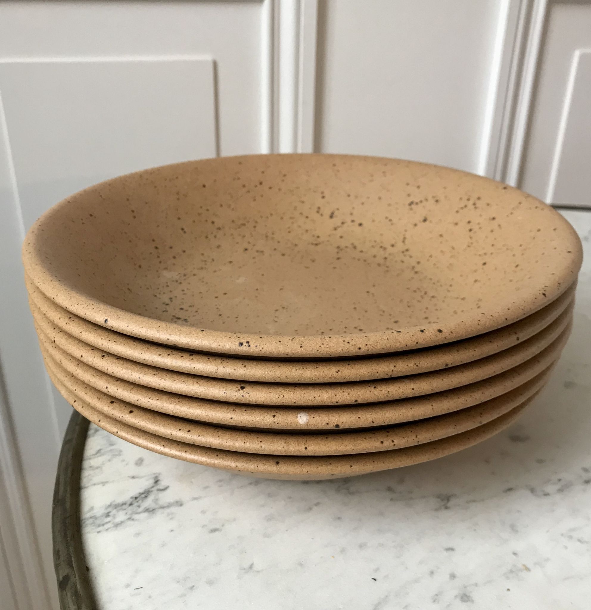 Lot de 6 assiettes creuses en grès mat années 70