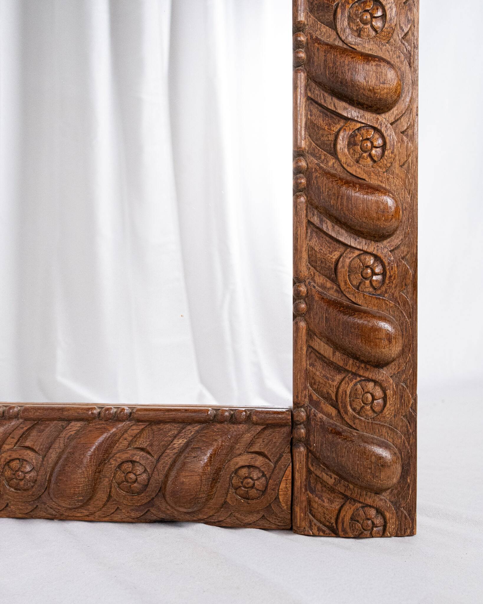 Miroir en bois sculpté style Seiz Breur, Bretagne, France, début XXe siècle