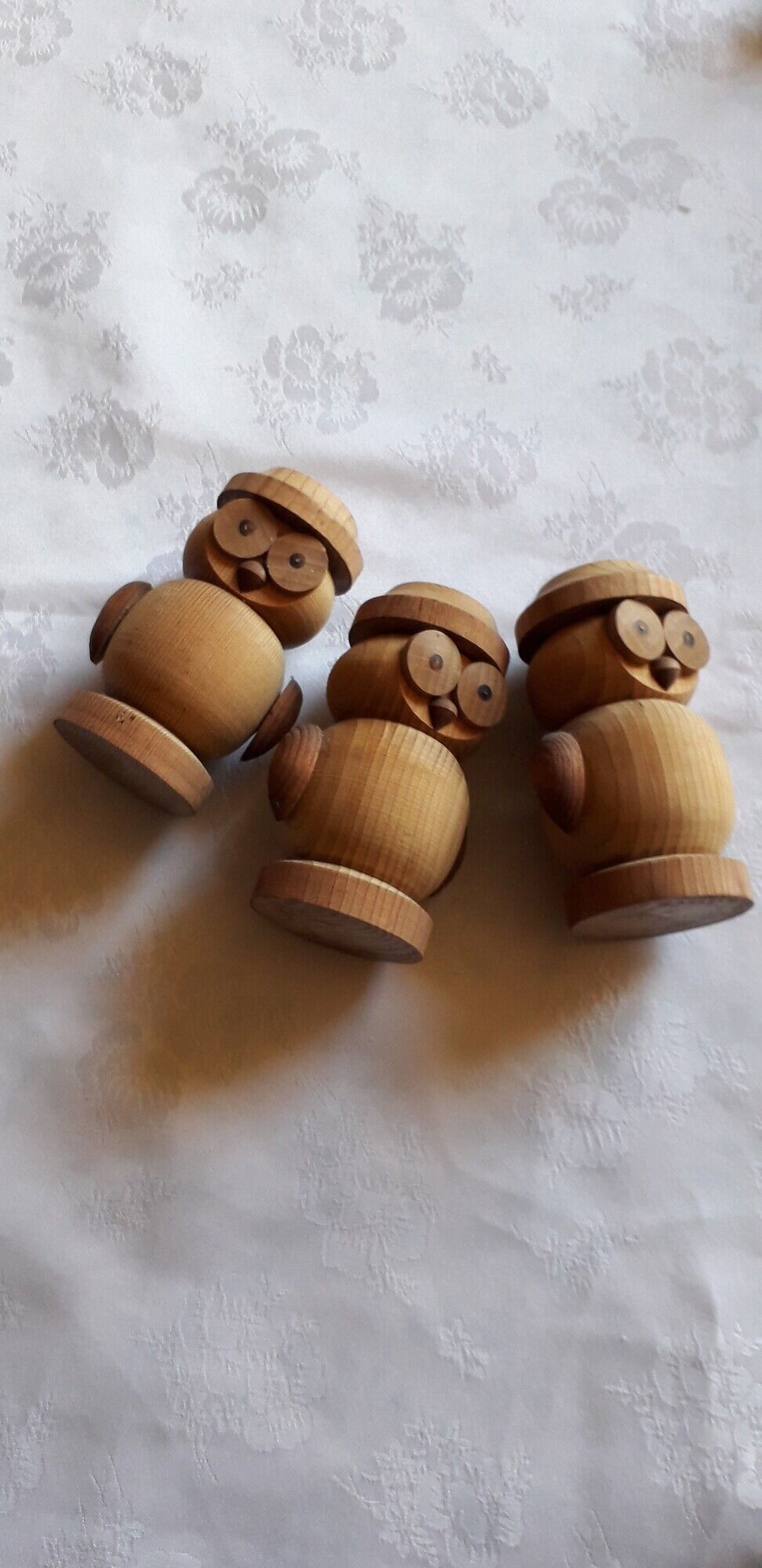 Set of 3 wooden spice pots, salters, owl shape
