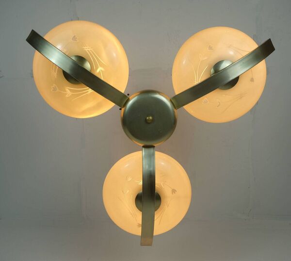 Plafond art déco avec 3 abat-jour en verre années 1930 années 40 verre et métal design avant-gardiste des années 30