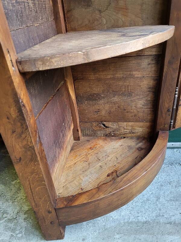 Beautiful 1 door corner in oak from the 19th century