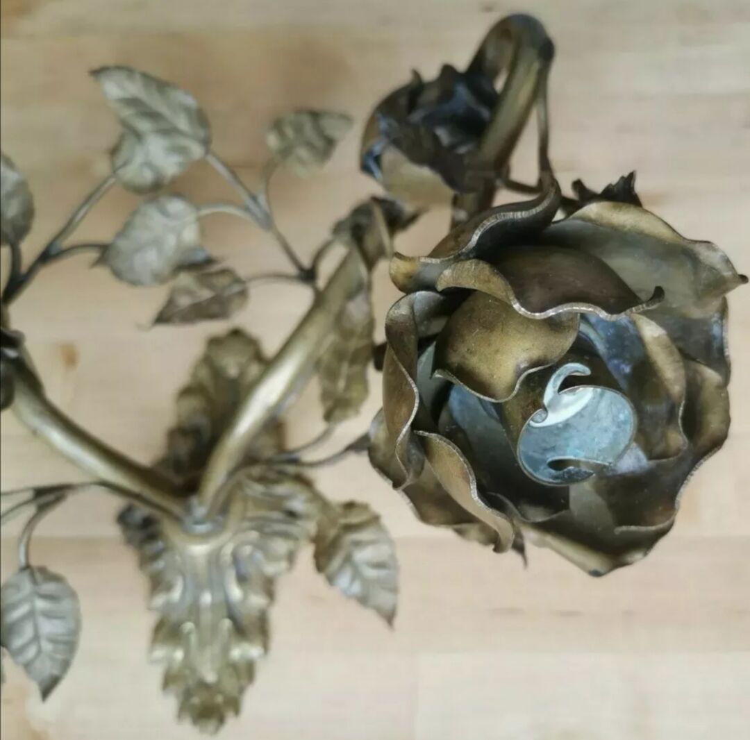 Brass wall sconce golden leaves and roses