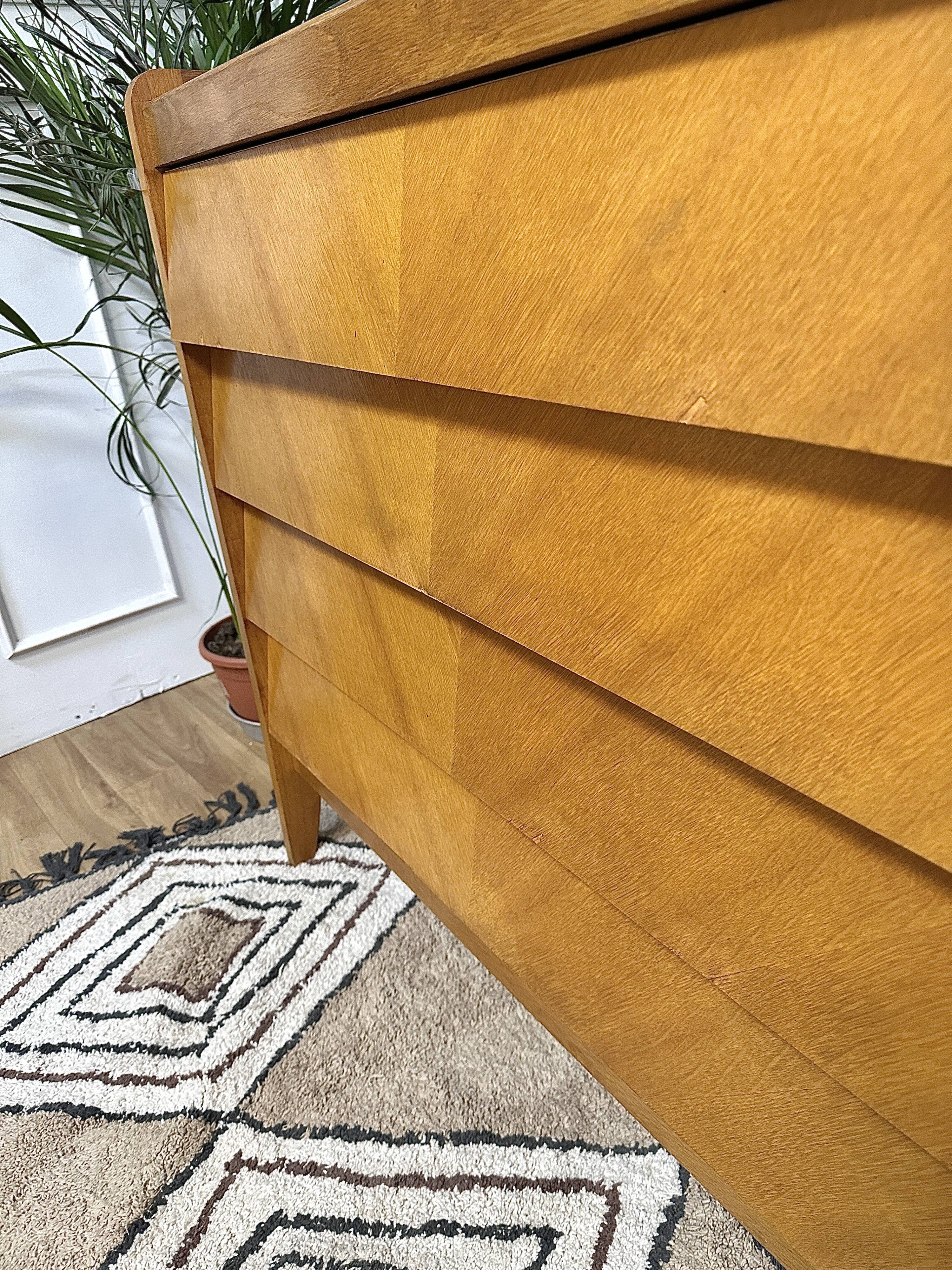 Scandinavian chest of drawers inclined drawers