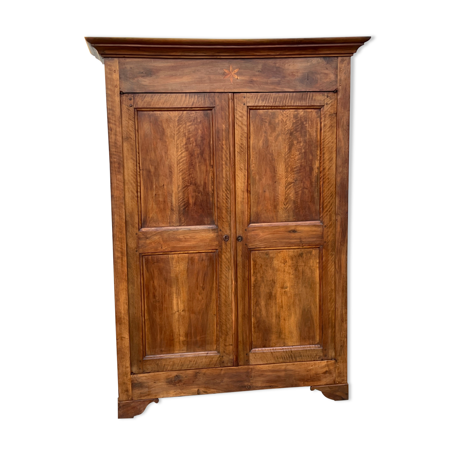 Old wardrobe of character XIX th of Rhone Valley