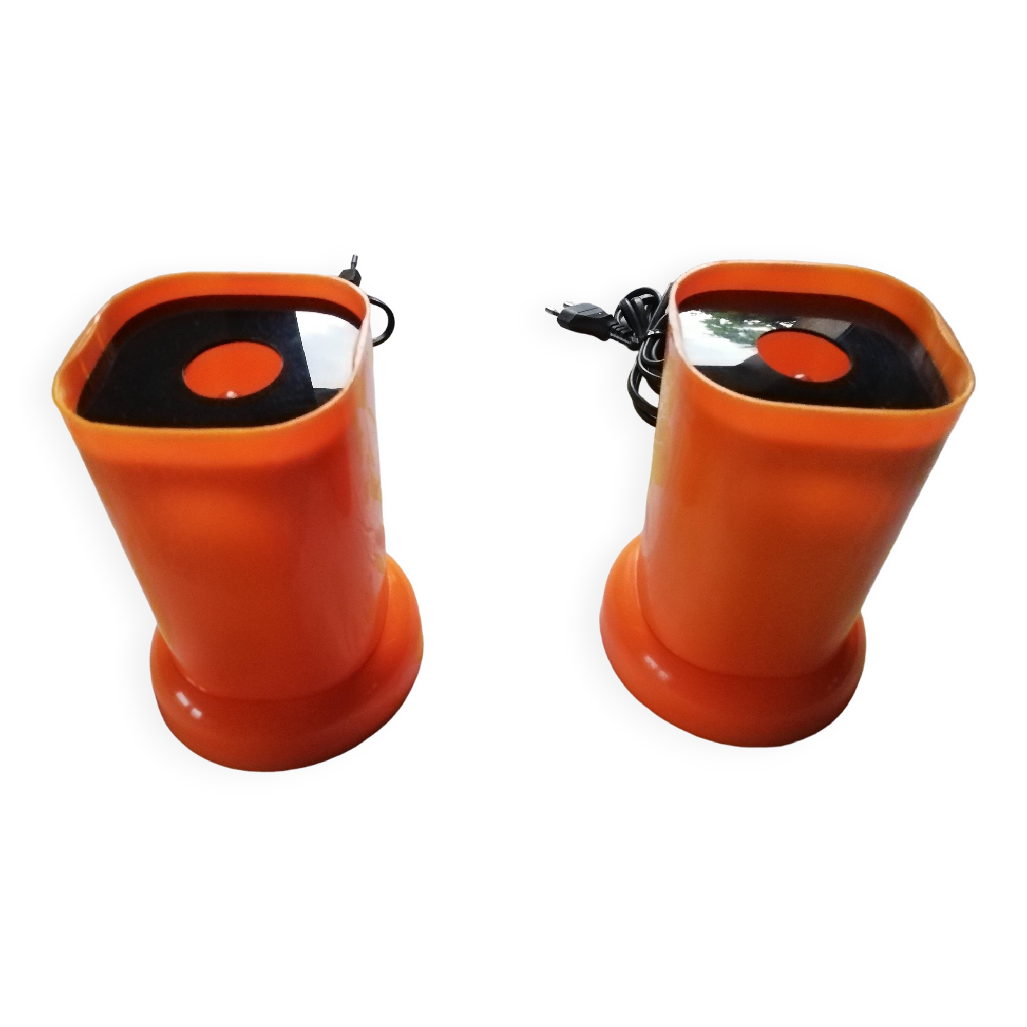 Duo of bedside lamps