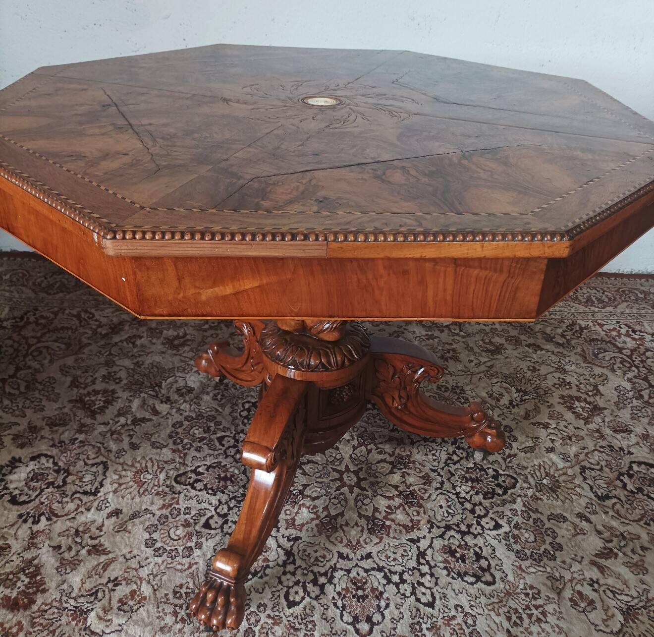 Napoleon III octagonal centre table in marquetry walnut.