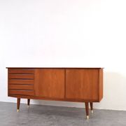 Buffet en teck du milieu du siècle par Fredrik A. Kayser, Norvège, années 1960.