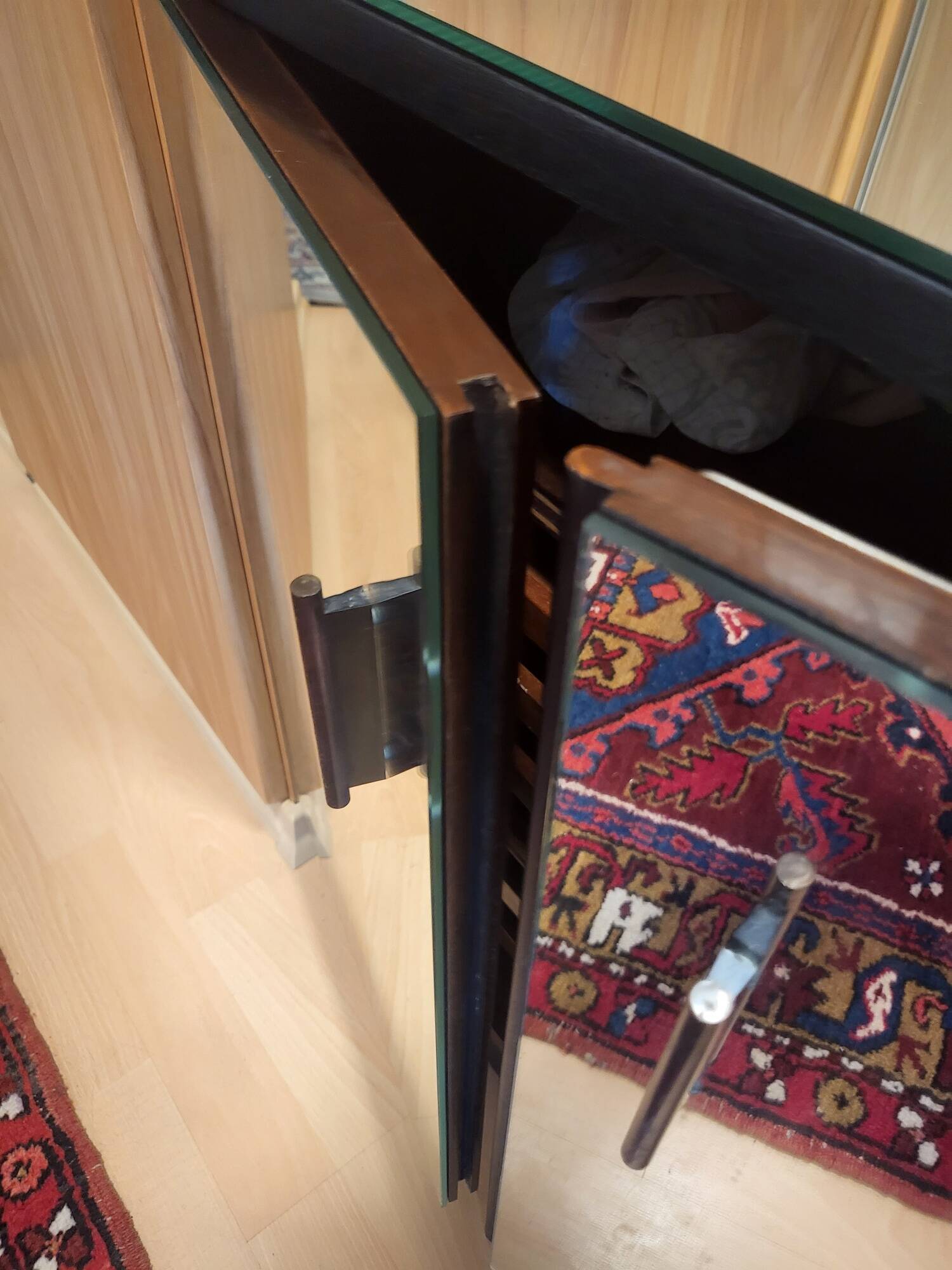 Petit meuble en verre miroir, France vers 1950