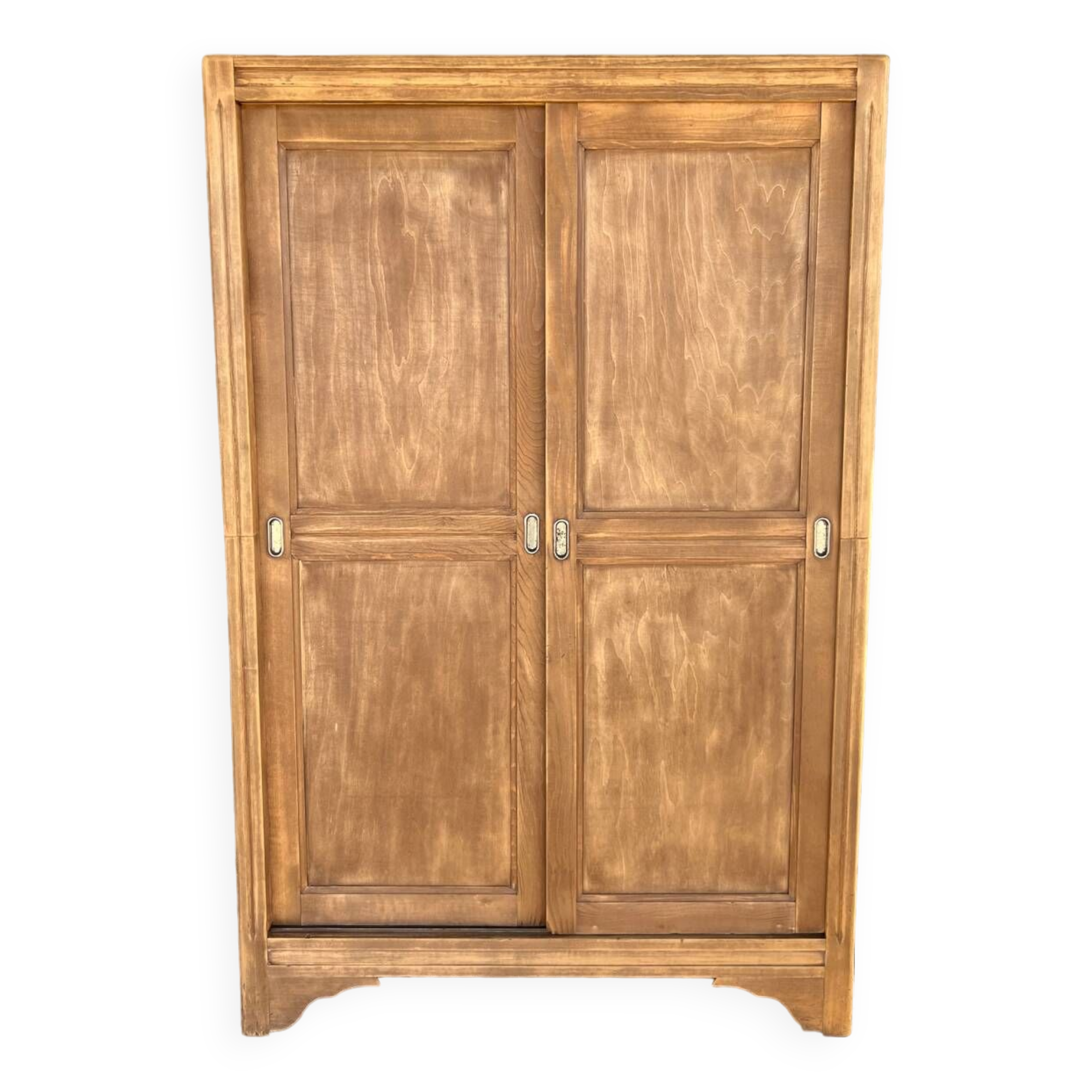 Parisian wardrobe with sliding doors