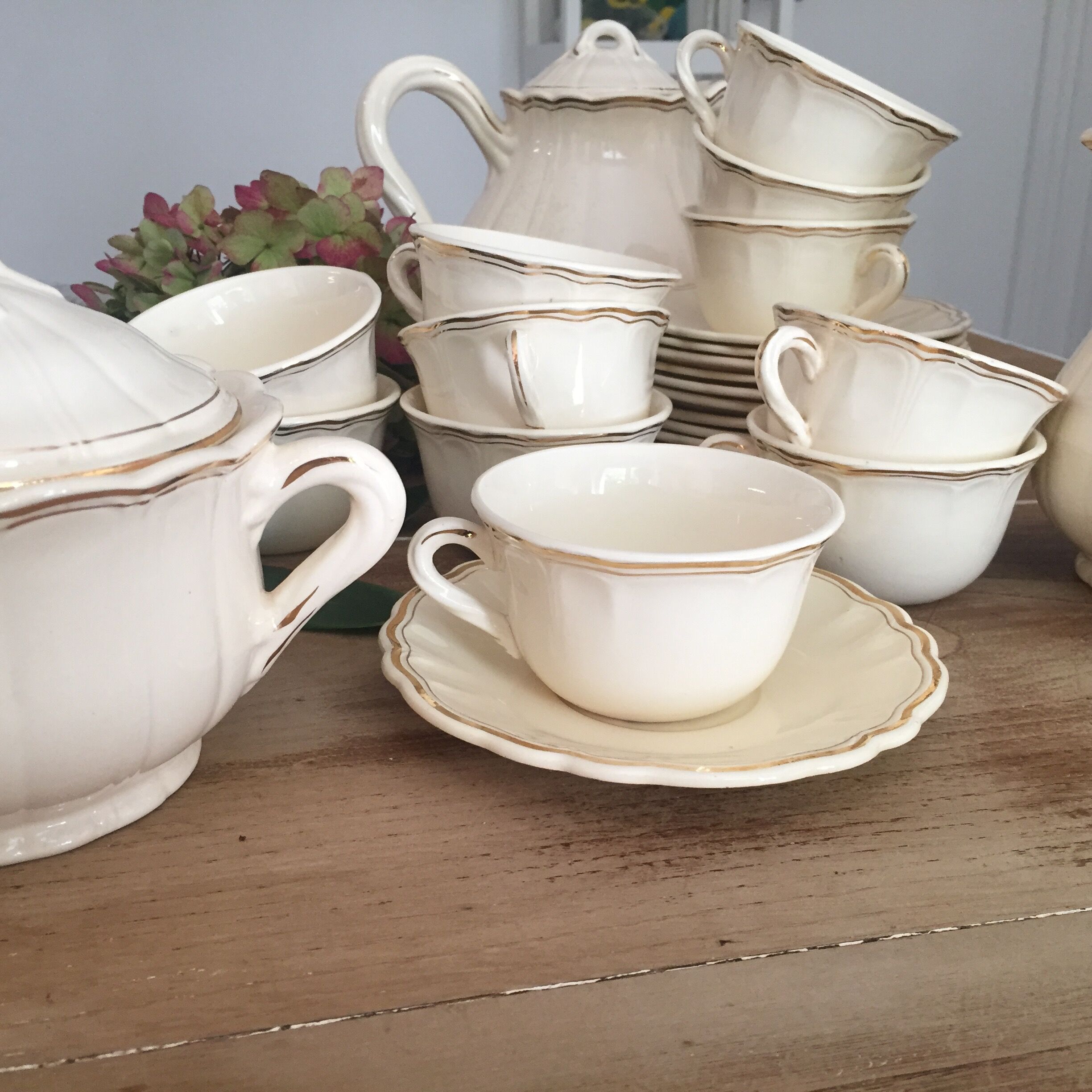 Tea set 25 pieces