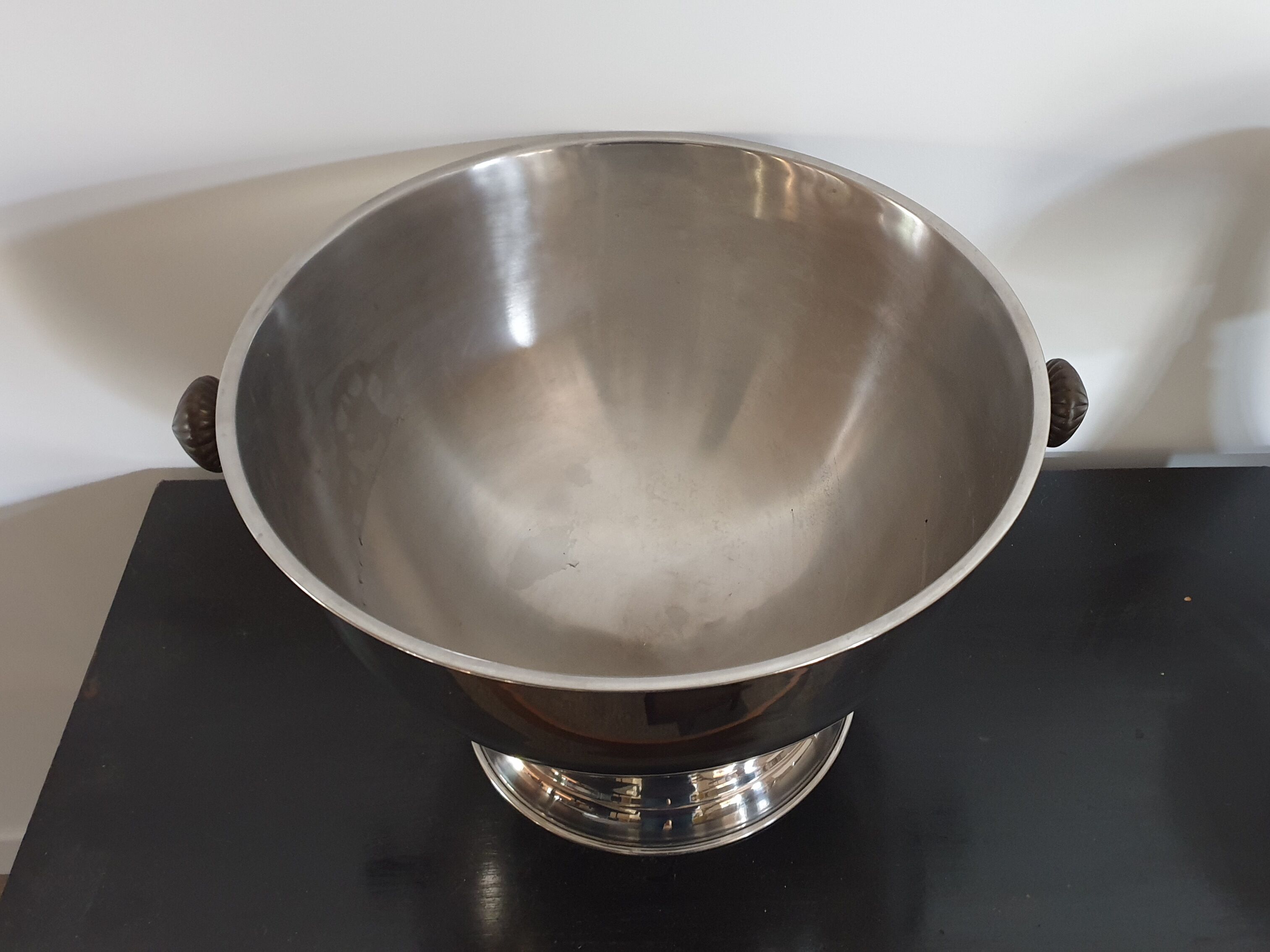 Champagne bucket basin