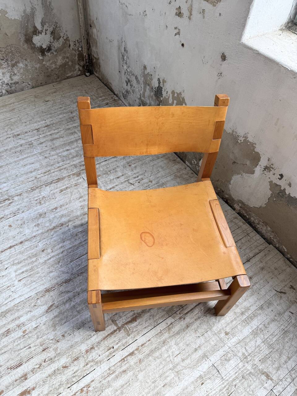 Elm and leather armchair Maison Regain