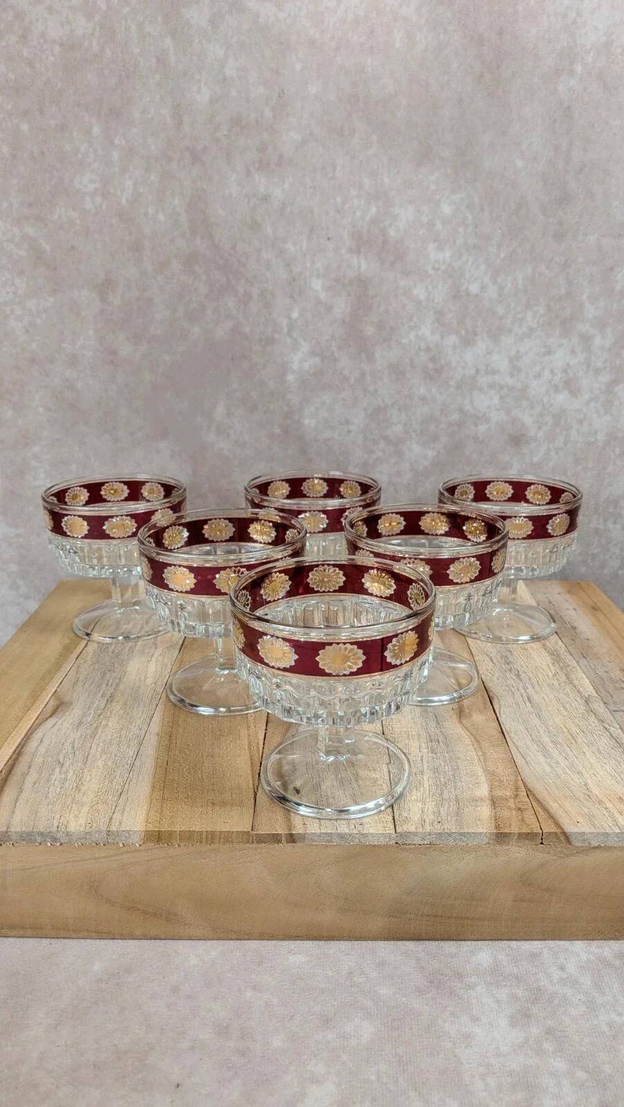 Set of vintage Italian fuchsia and gold cups