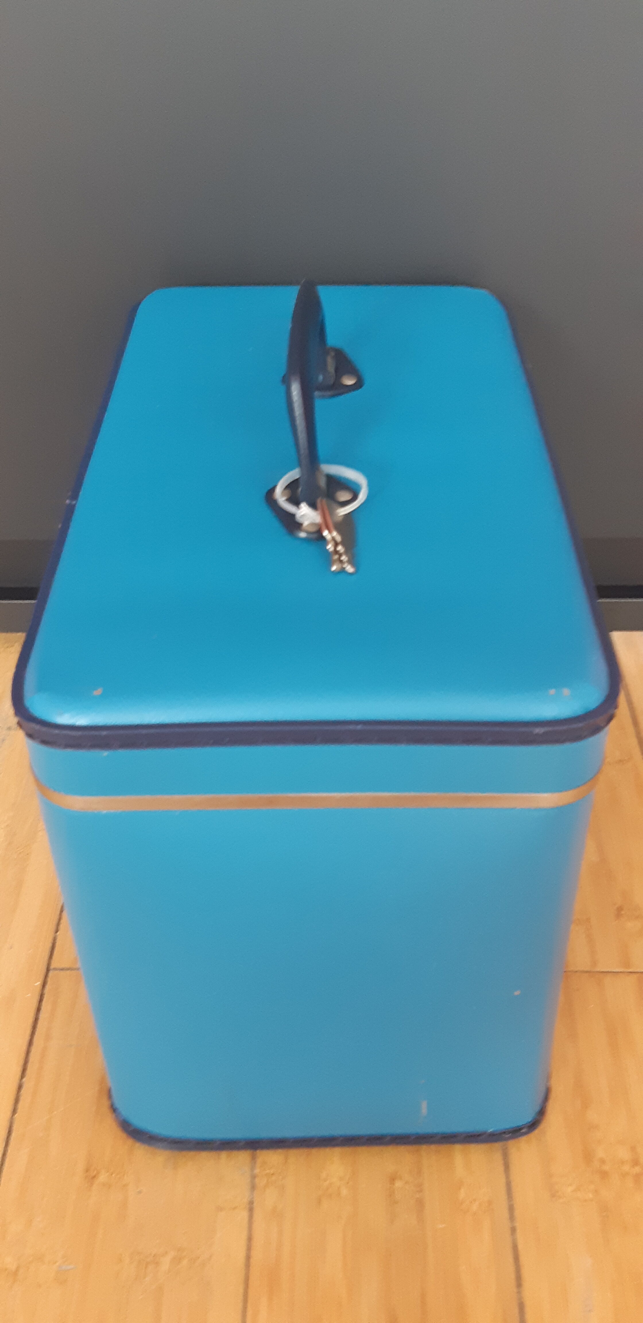 Vintage blue box ranking 12 folders suspended this. 1960