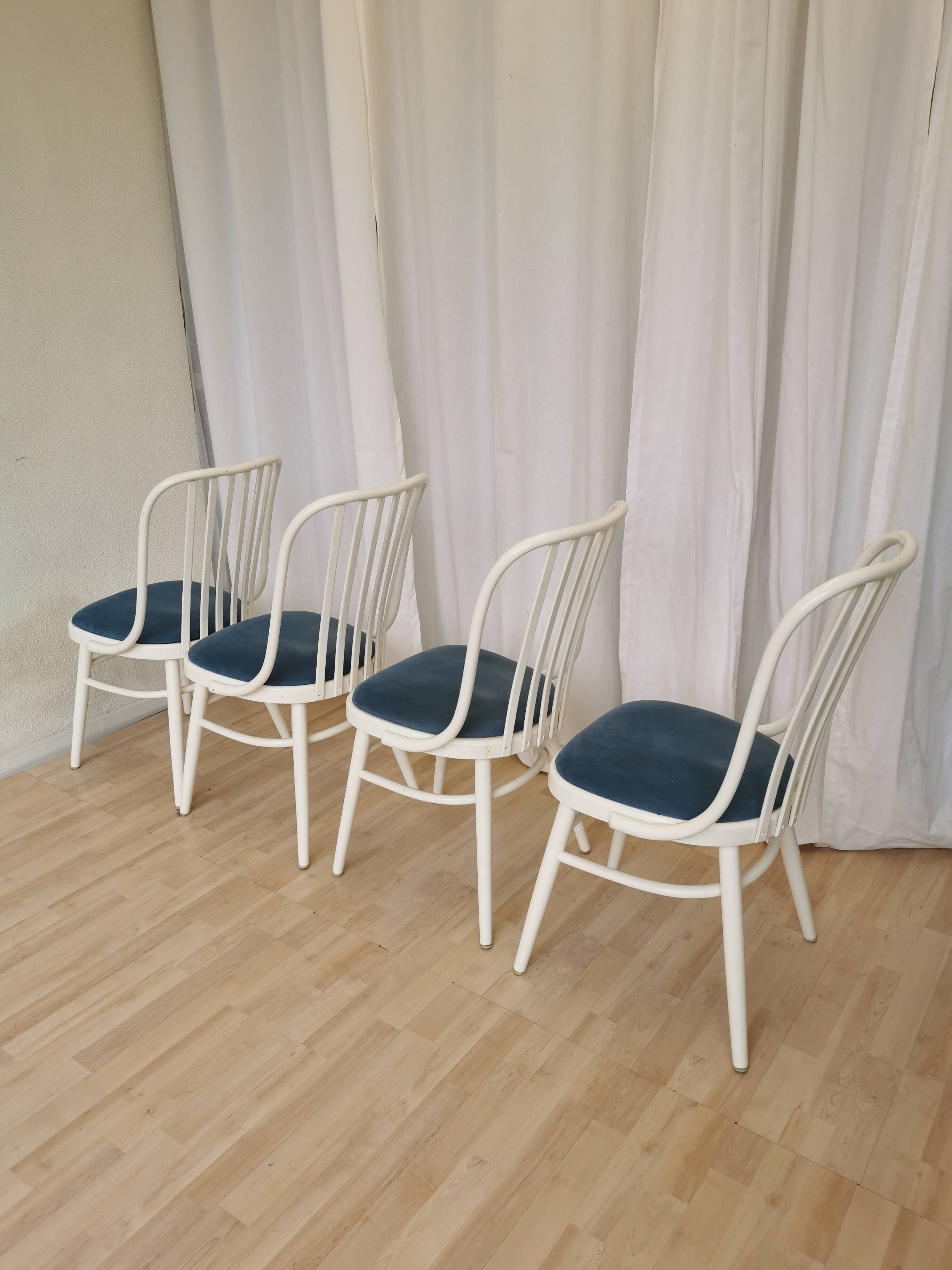 Set of 4 Vintage Bentwood White Dining Chairs in Ligna Style wit Blue Seat