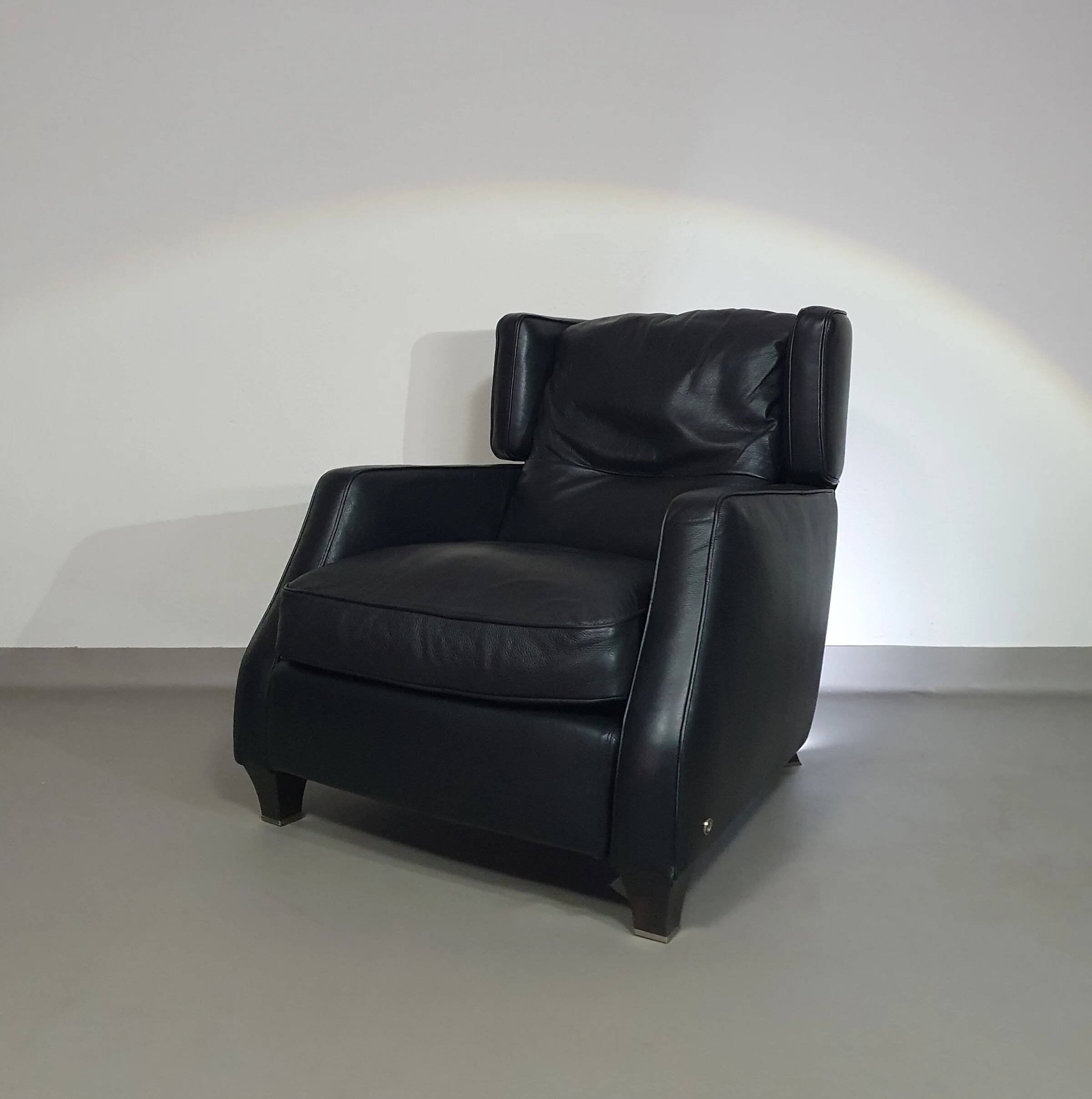 Amadeus Natuzzi lounge chair / black leather