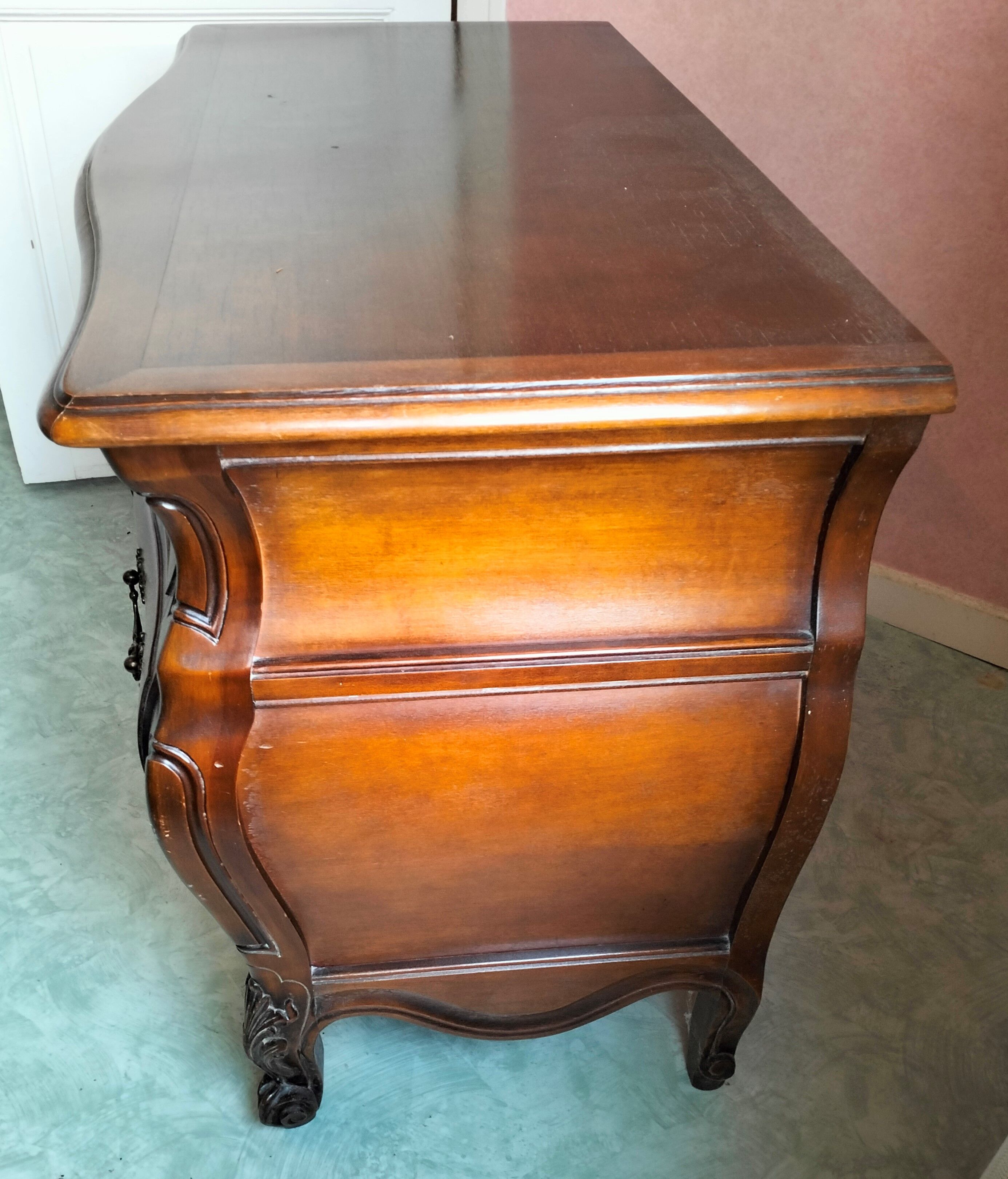 Chest of drawers tomb