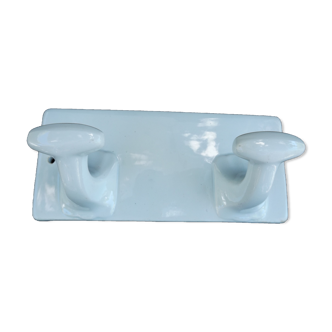Towel holder