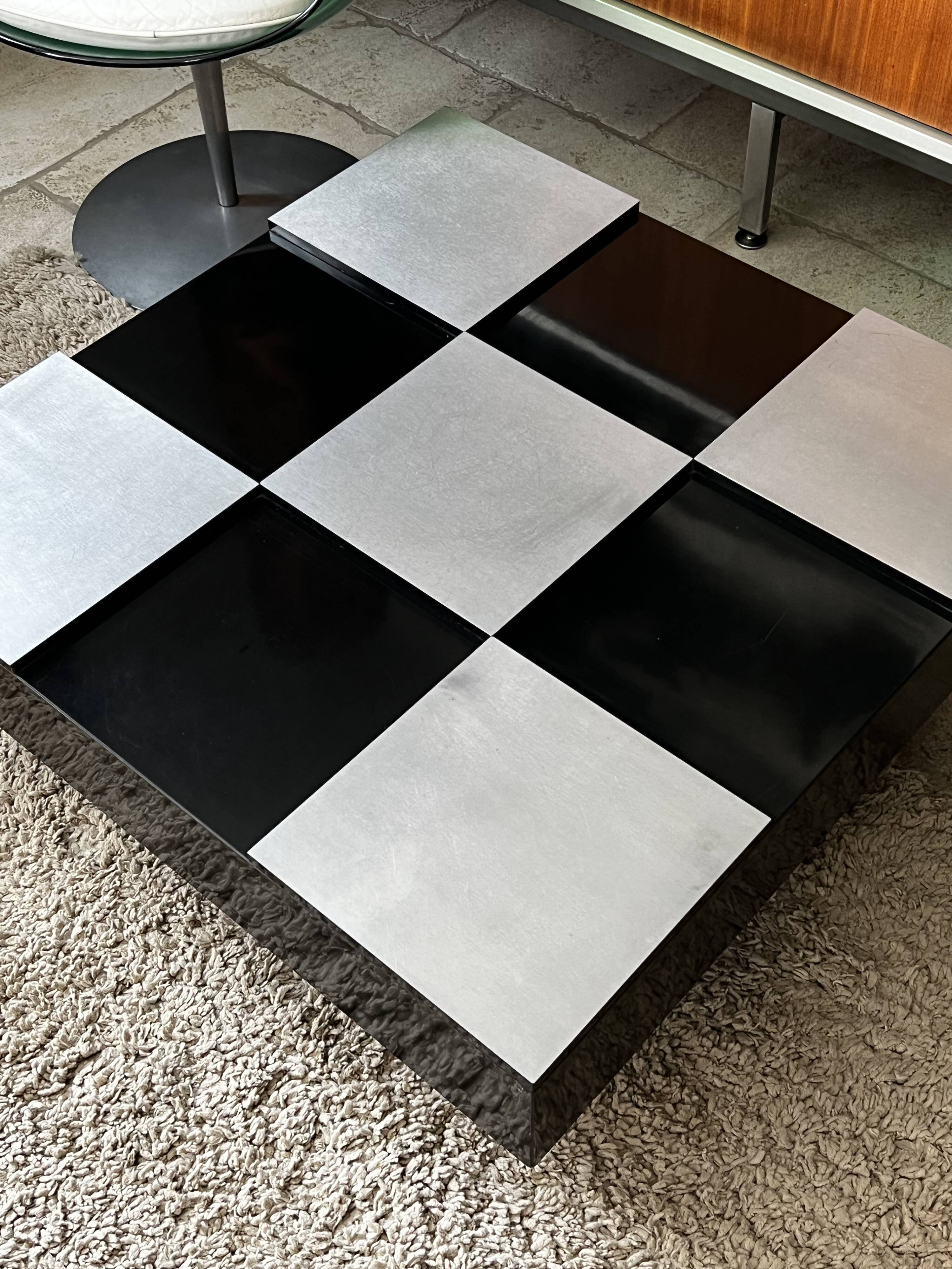 Table basse laque noire et acier brossé 1970