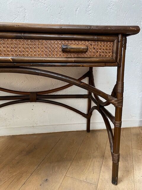 Vintage rattan and canning desk with its stool