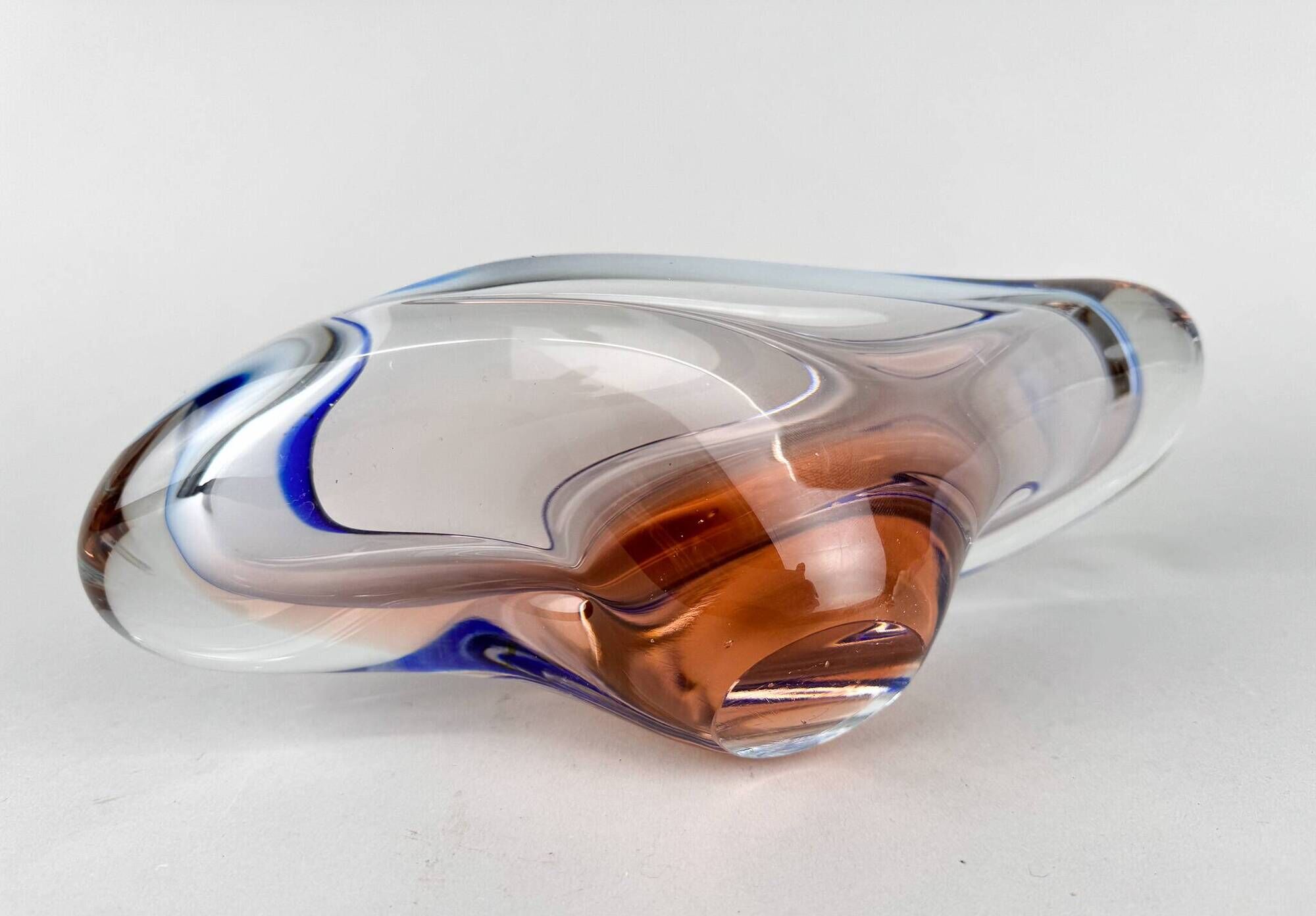 Bol en verre artistique des années 1960 par Chribska Glasswork, Tchécoslovaquie