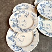 6 assiettes plates Gien en terre de fer, service "Rinceaux" n°1