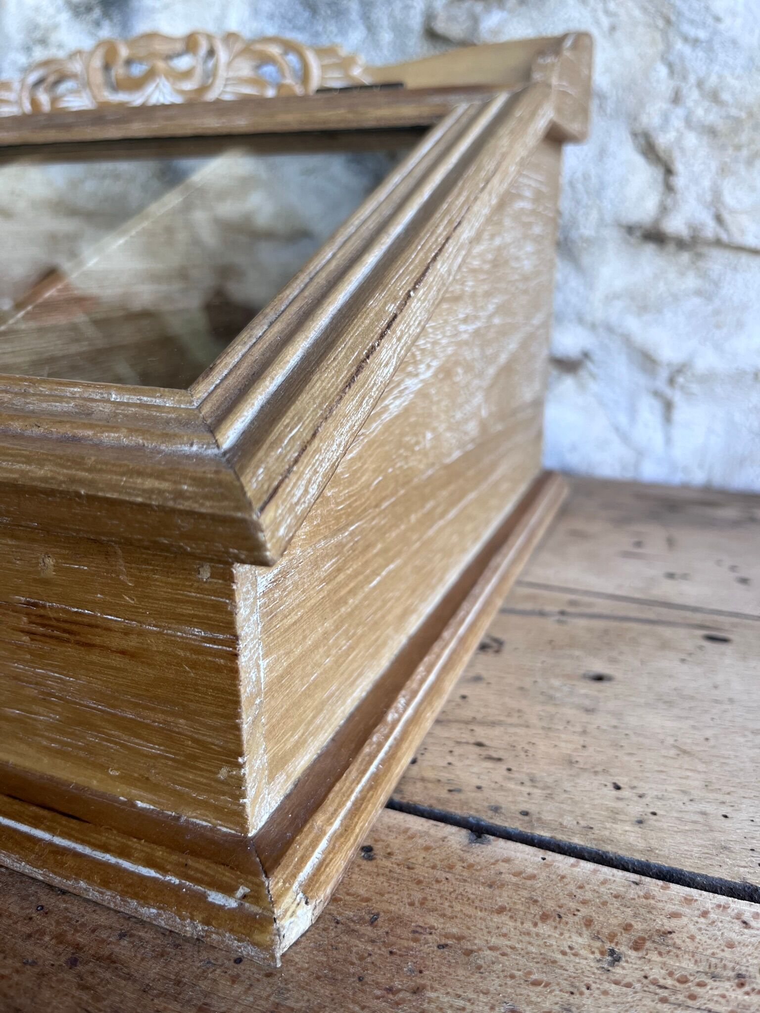 Cutlery box