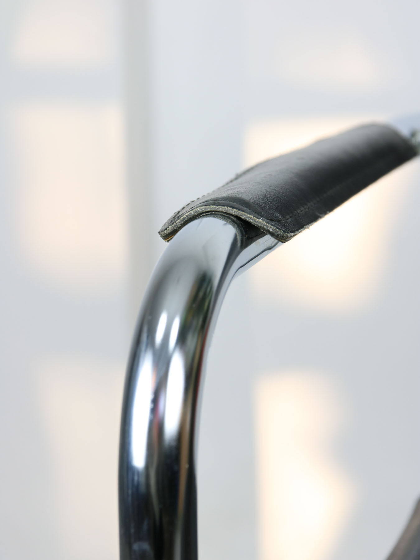 Vintage Bauhaus Cantilever S34 Leather Chair