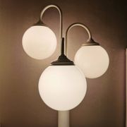 Lampe de table en métal blanc vintage avec 3 boules de lanterne, années 80