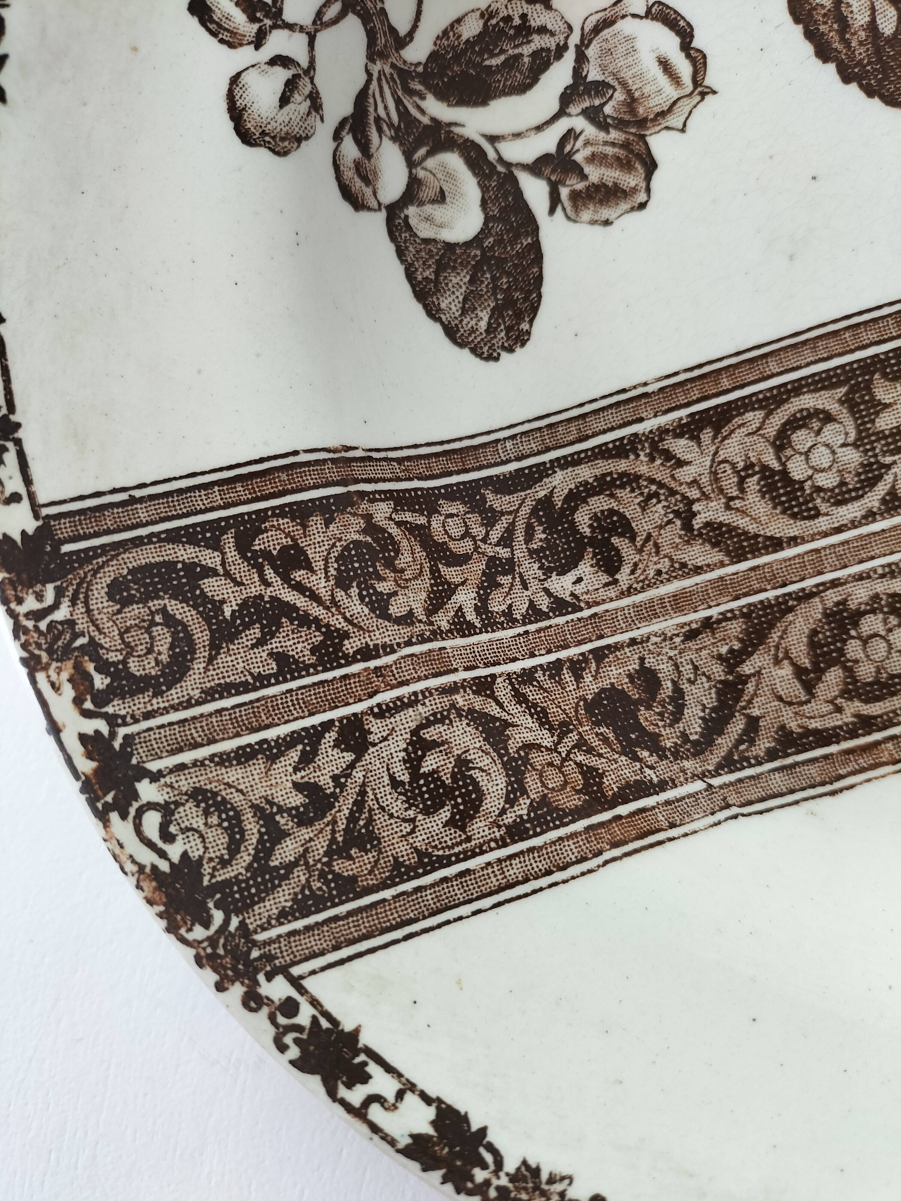 Antique plate with brown floral decoration, Grand dépôt E. Bourgeois