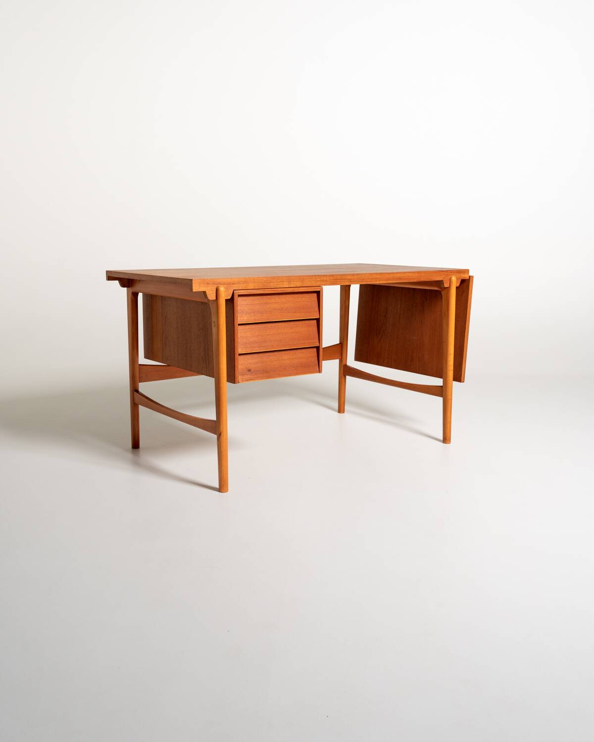 Bureau "378" par Eric Johansson pour Abrahamssons Möbelfabrik, 1956